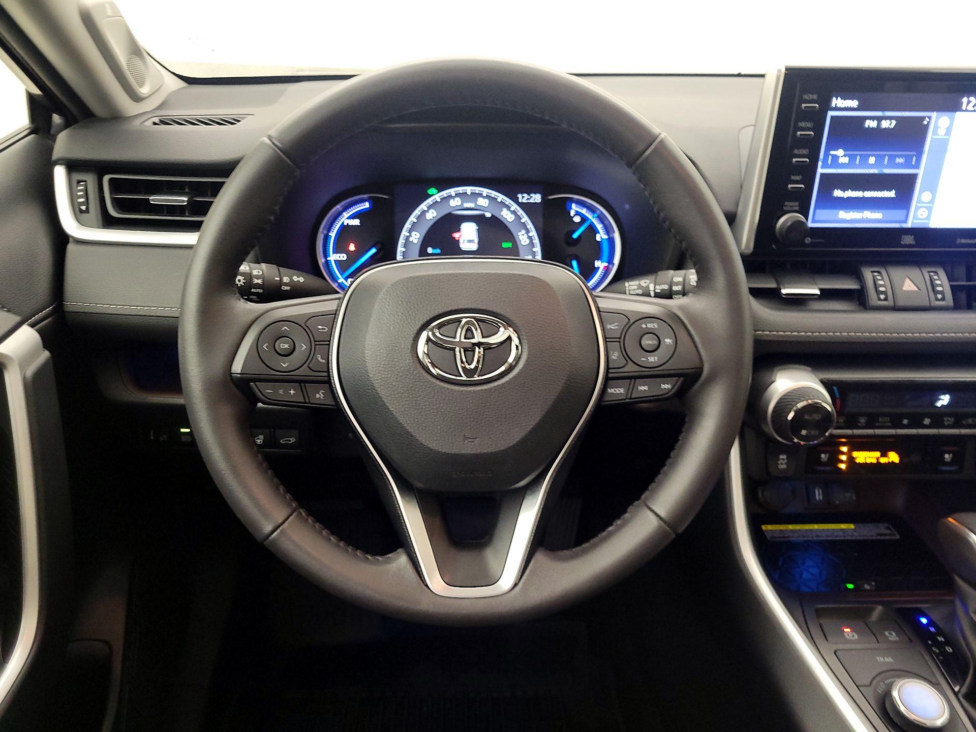 Thumbnail: 2021 Toyota RAV4 - 10