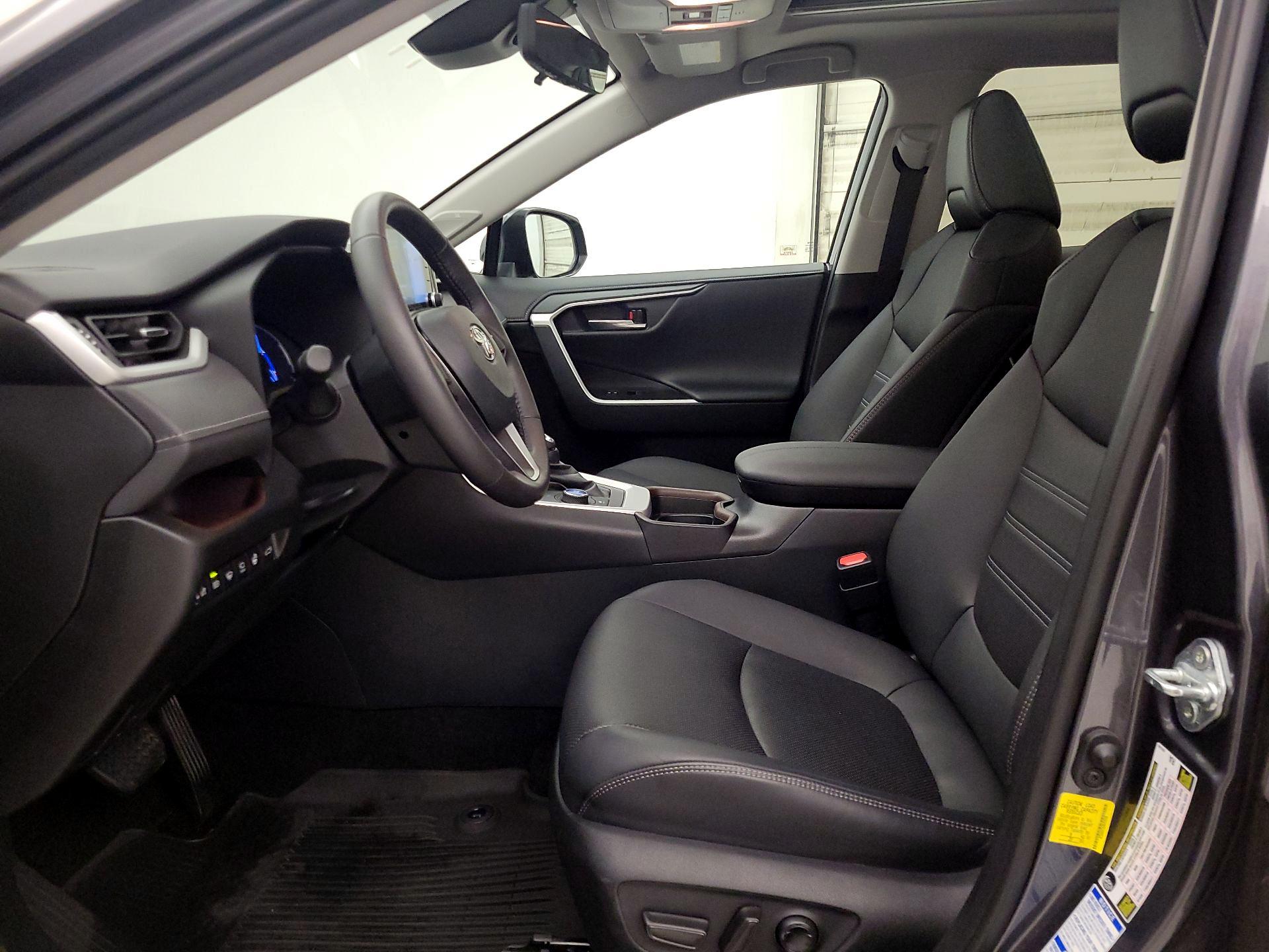 Thumbnail: 2021 Toyota RAV4 - 11