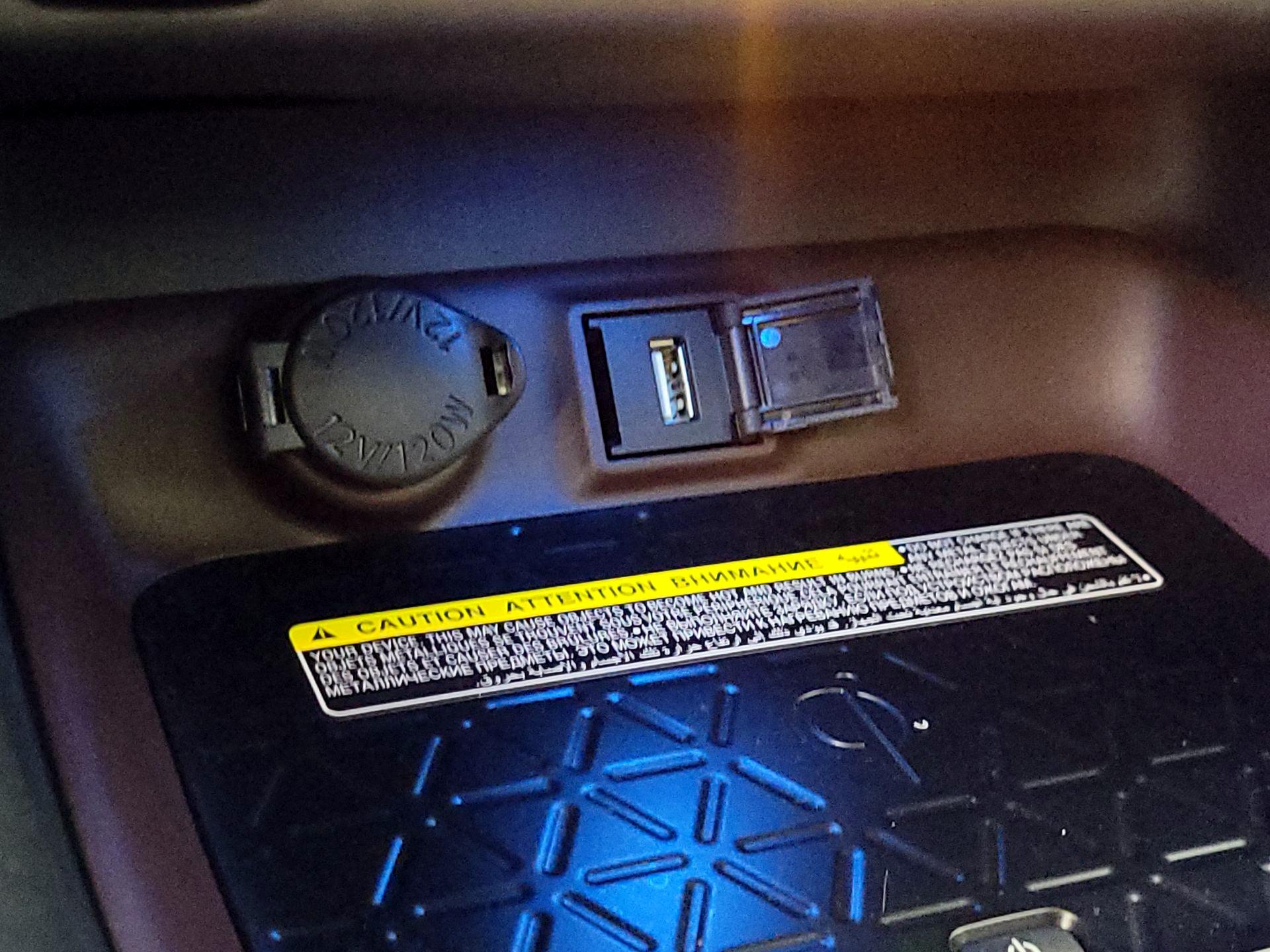 Thumbnail: 2021 Toyota RAV4 - 18