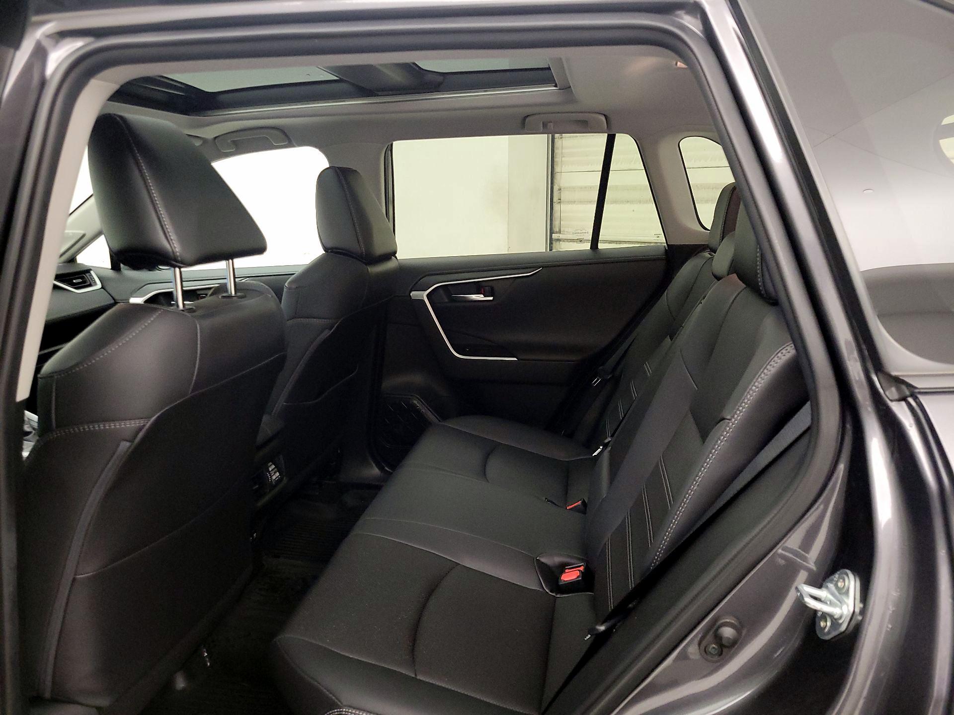 Thumbnail: 2021 Toyota RAV4 - 20