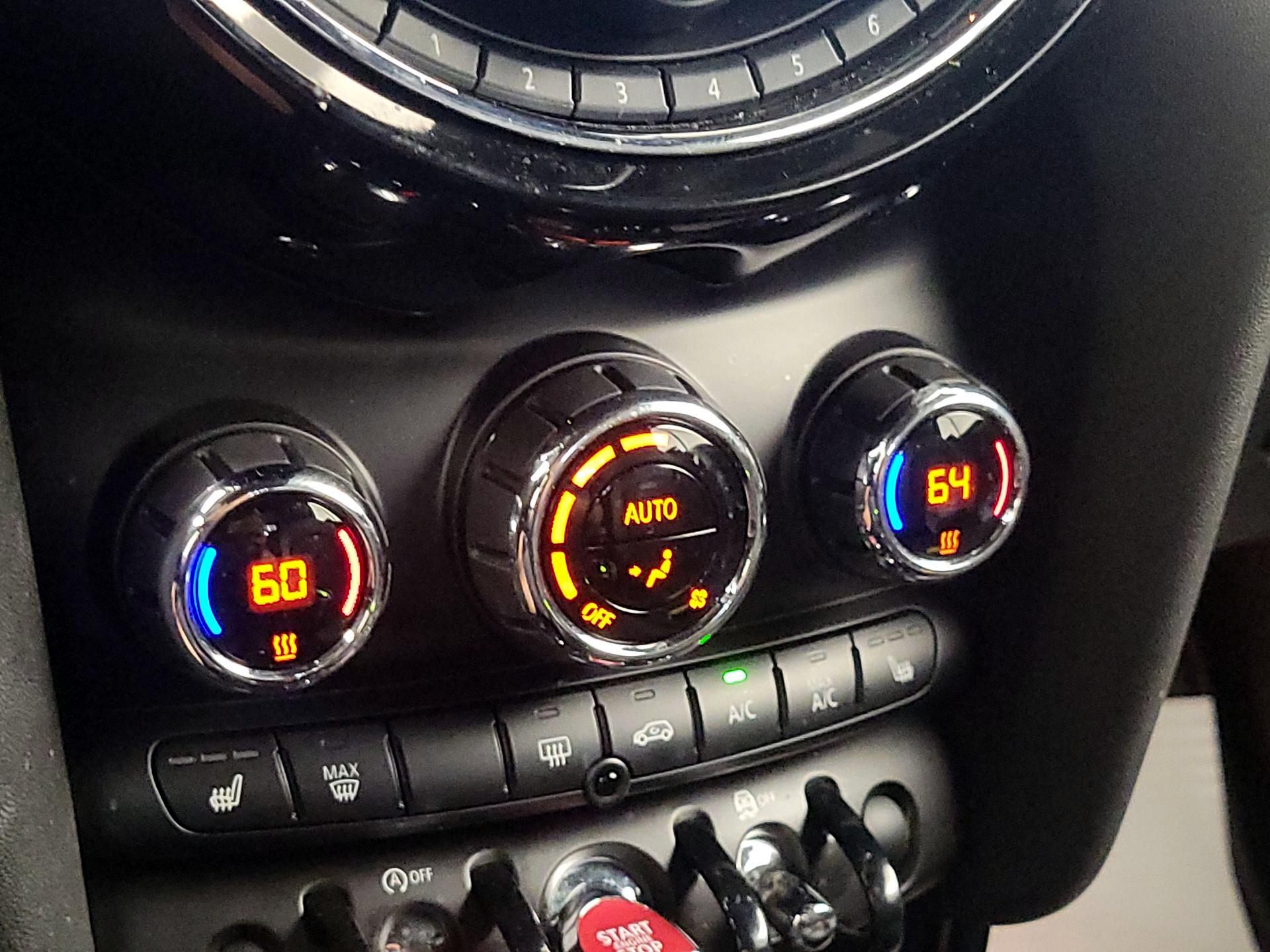 Thumbnail: 2019 MINI Cooper - 16