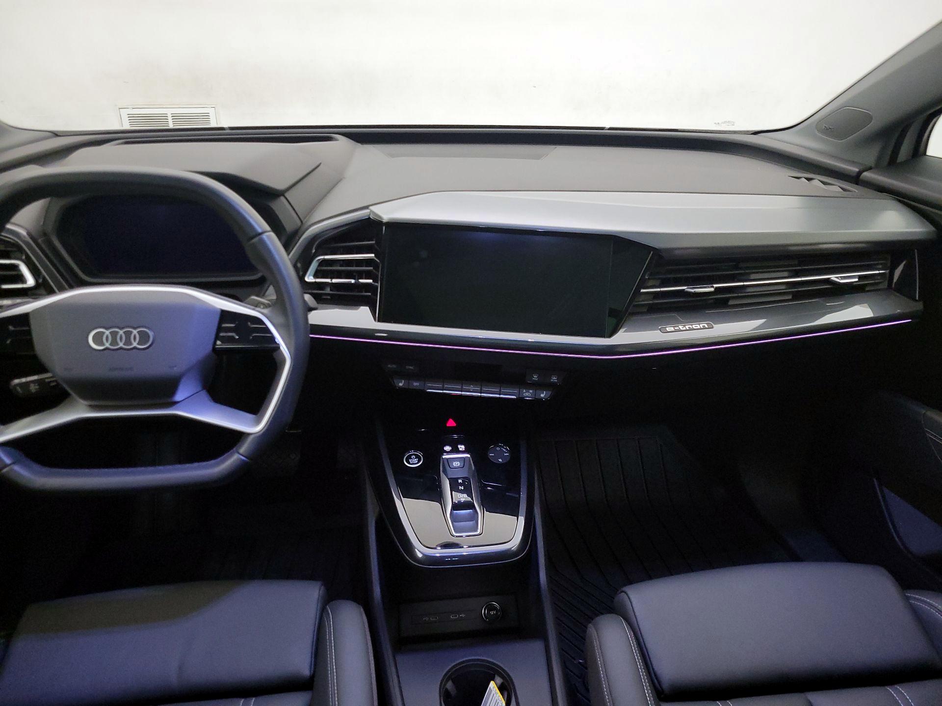 Thumbnail: 2022 Audi Q4 e-tron - 9