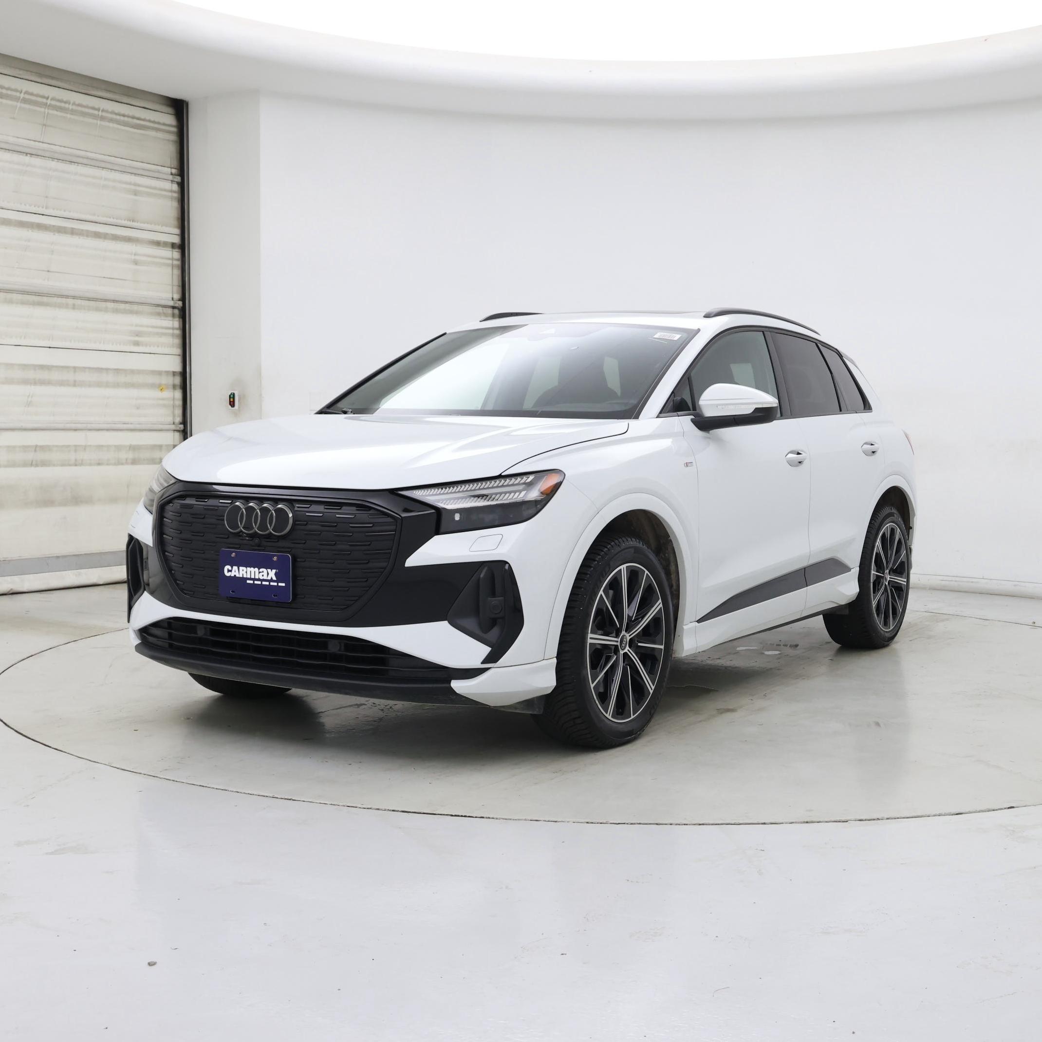 Thumbnail: 2022 Audi Q4 e-tron - 4
