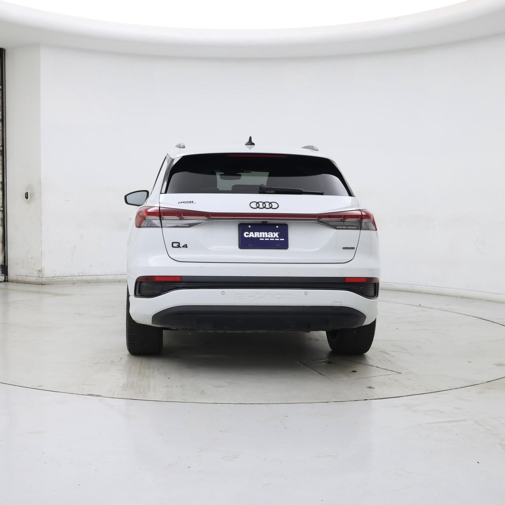 Thumbnail: 2022 Audi Q4 e-tron - 6