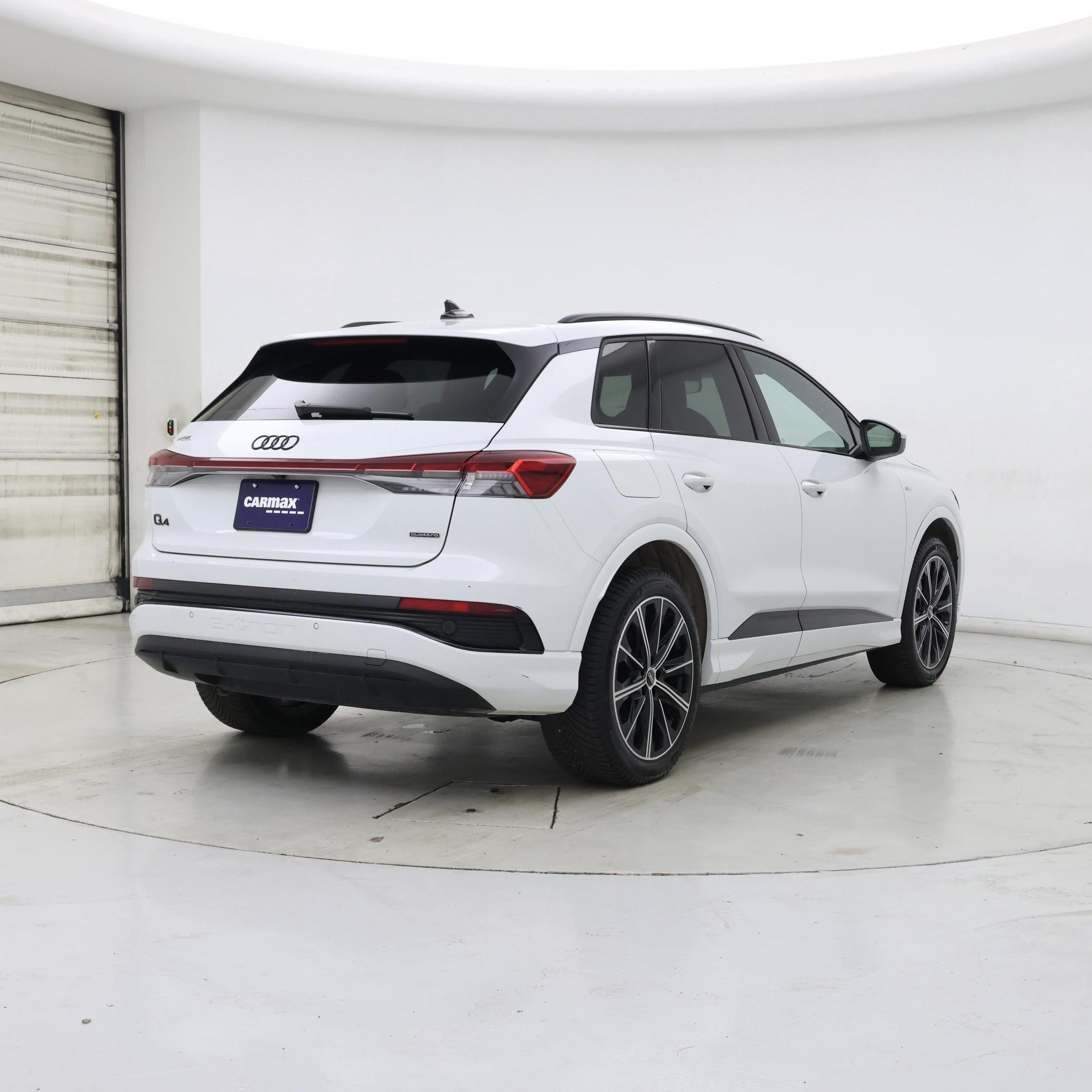 Thumbnail: 2022 Audi Q4 e-tron - 8