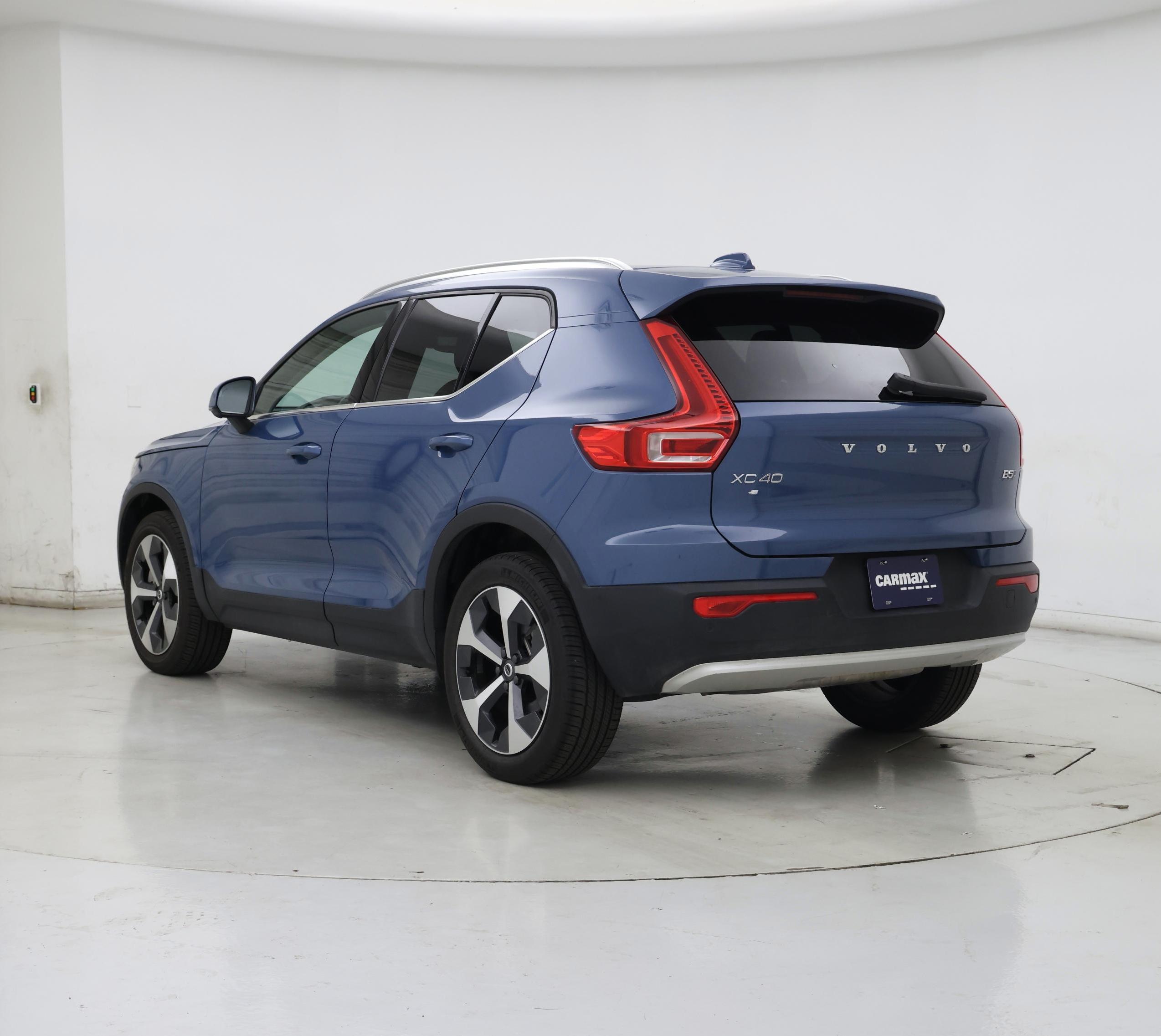Thumbnail: 2024 Volvo XC40 - 2