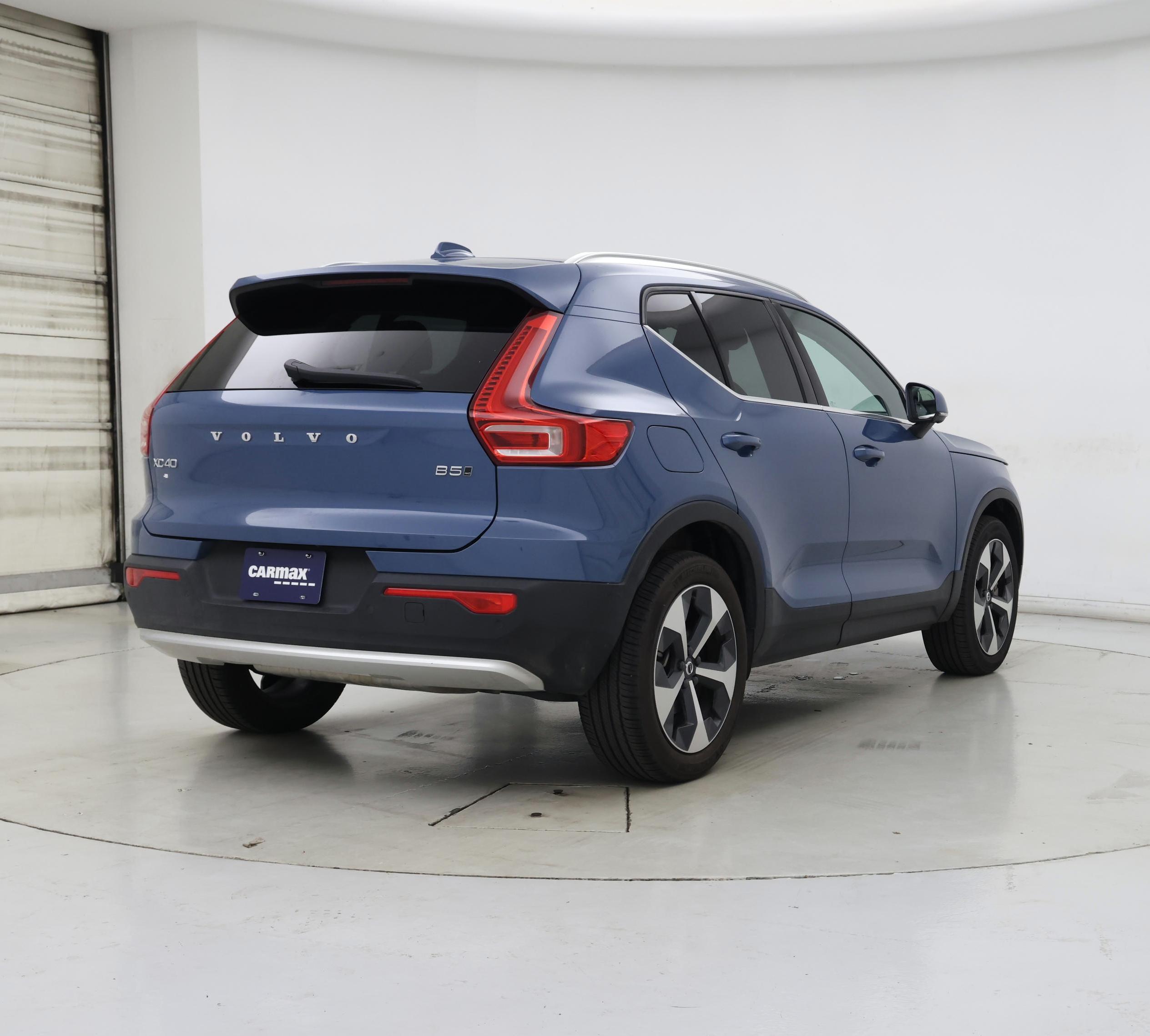 Thumbnail: 2024 Volvo XC40 - 8
