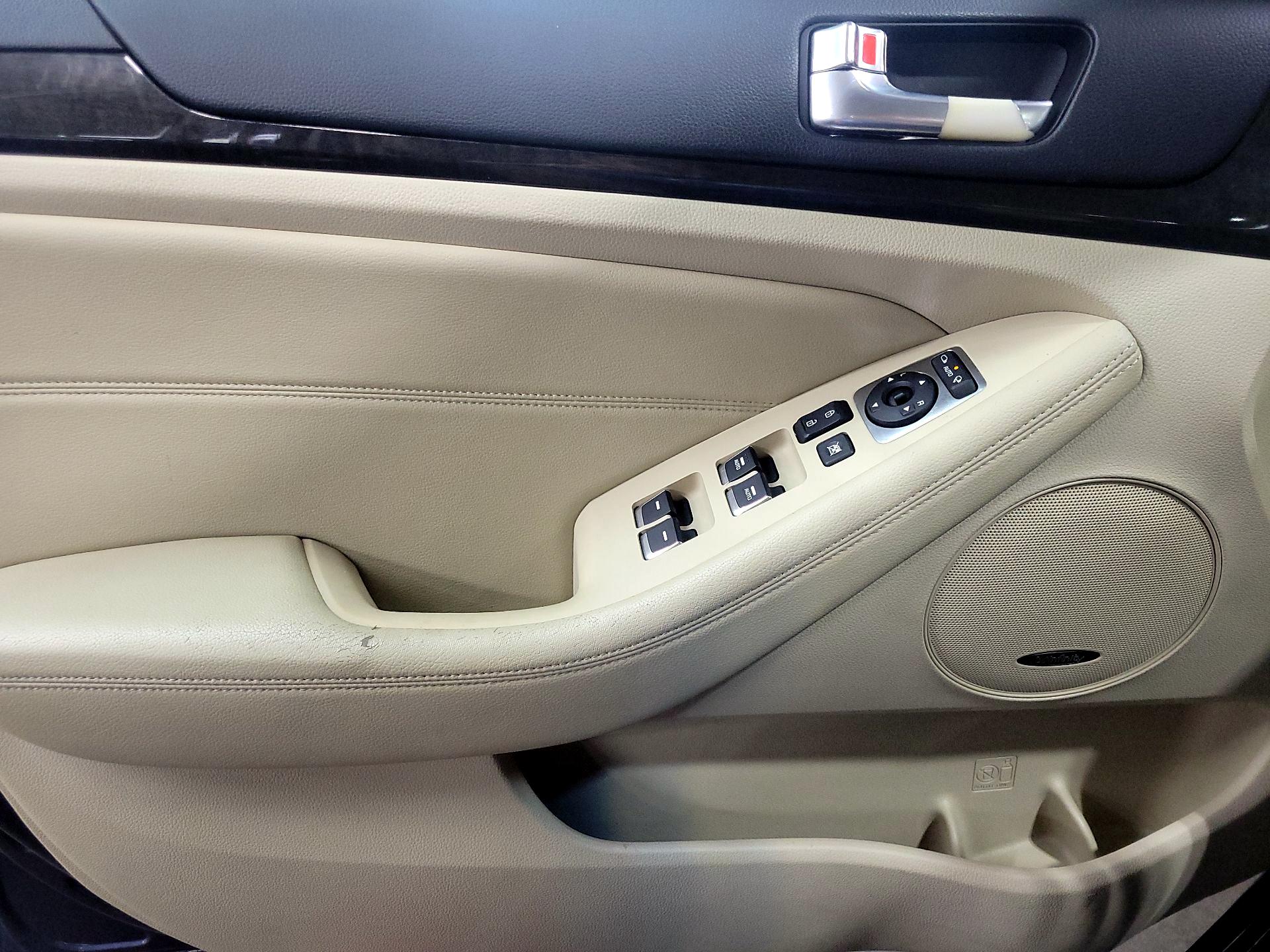 Thumbnail: 2015 Kia Cadenza - 12