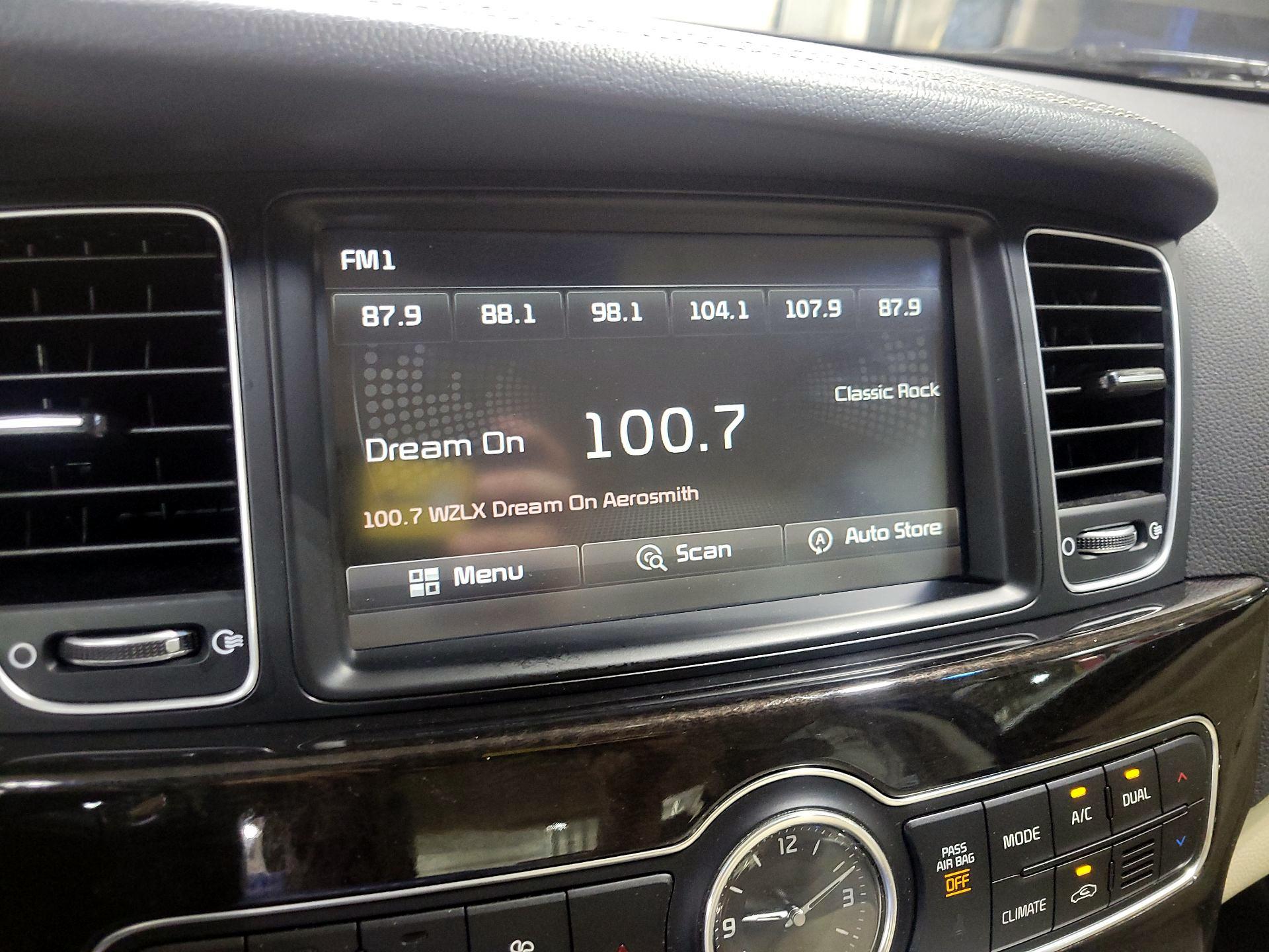 Thumbnail: 2015 Kia Cadenza - 15