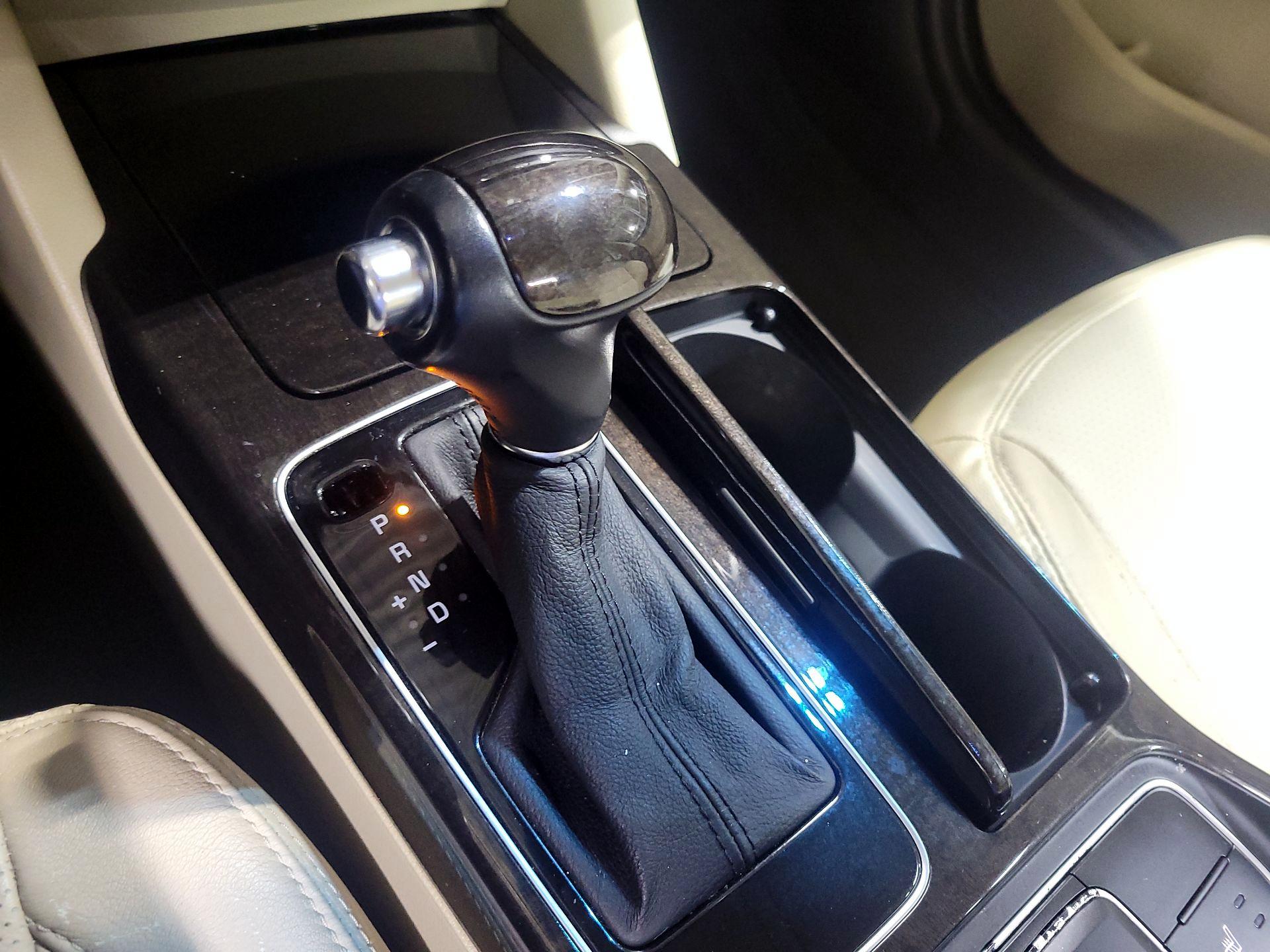 Thumbnail: 2015 Kia Cadenza - 17