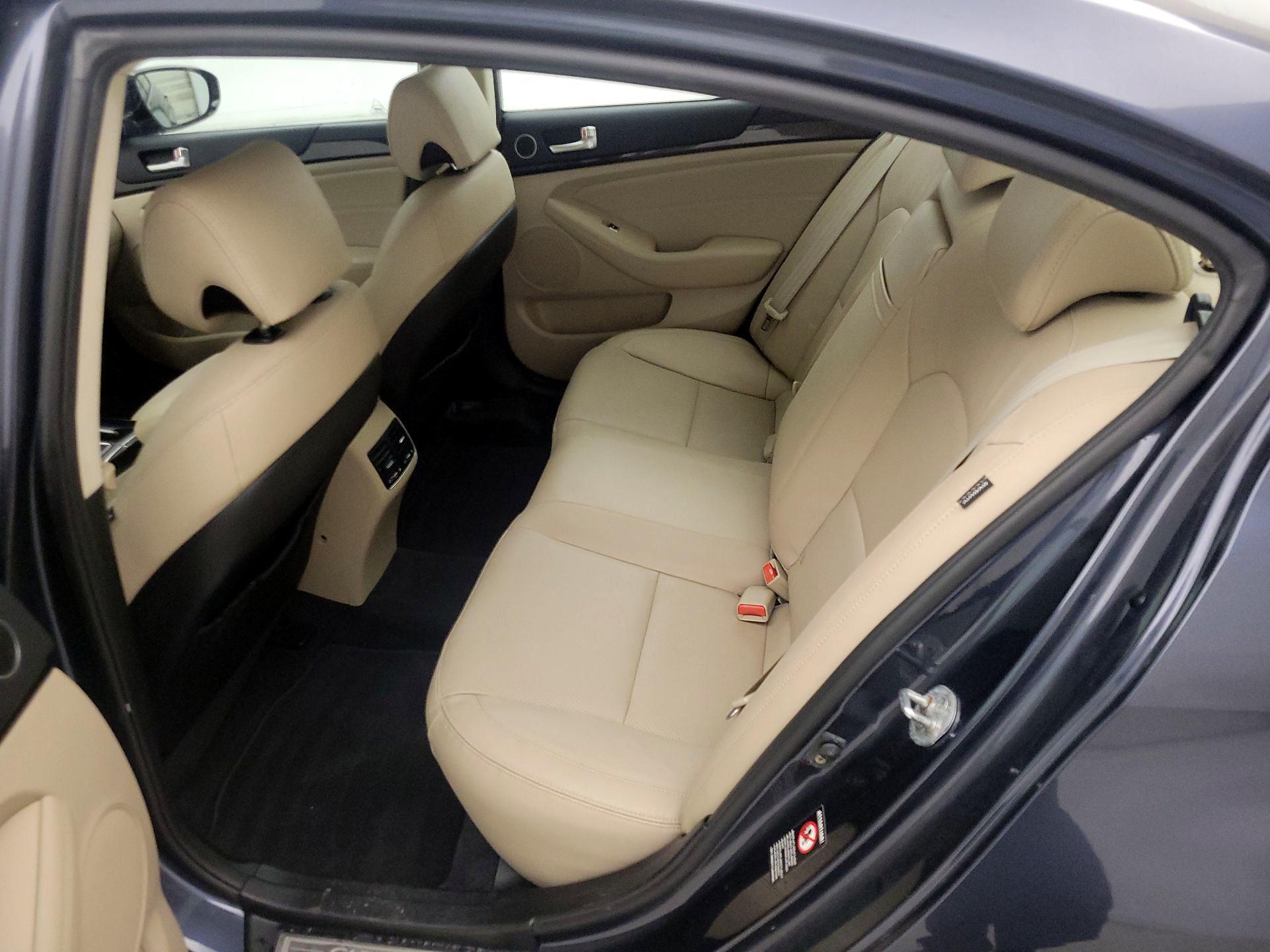 Thumbnail: 2015 Kia Cadenza - 19