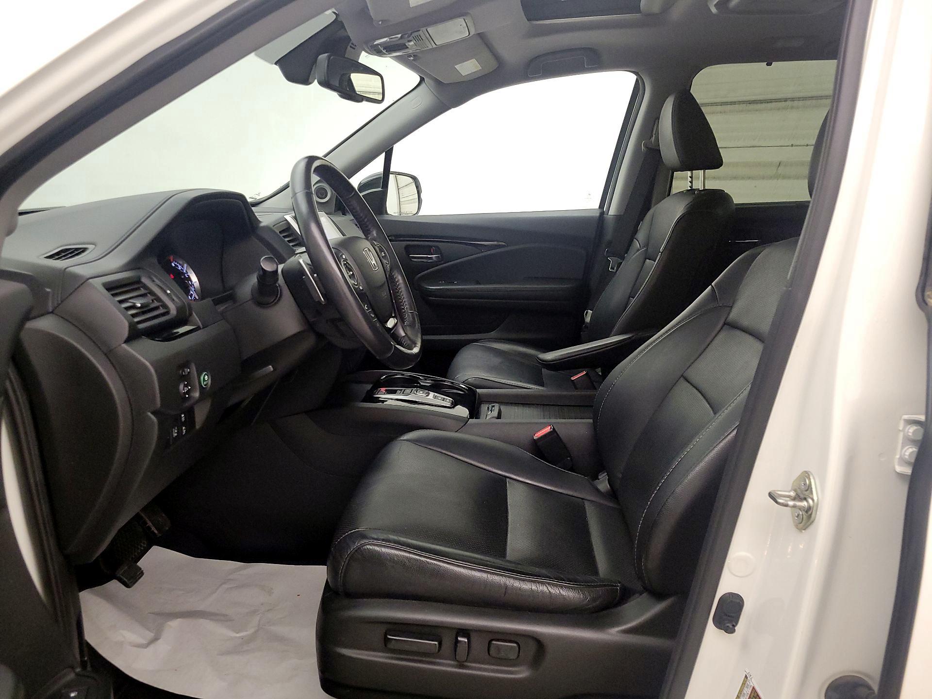 Thumbnail: 2017 Honda Pilot - 11
