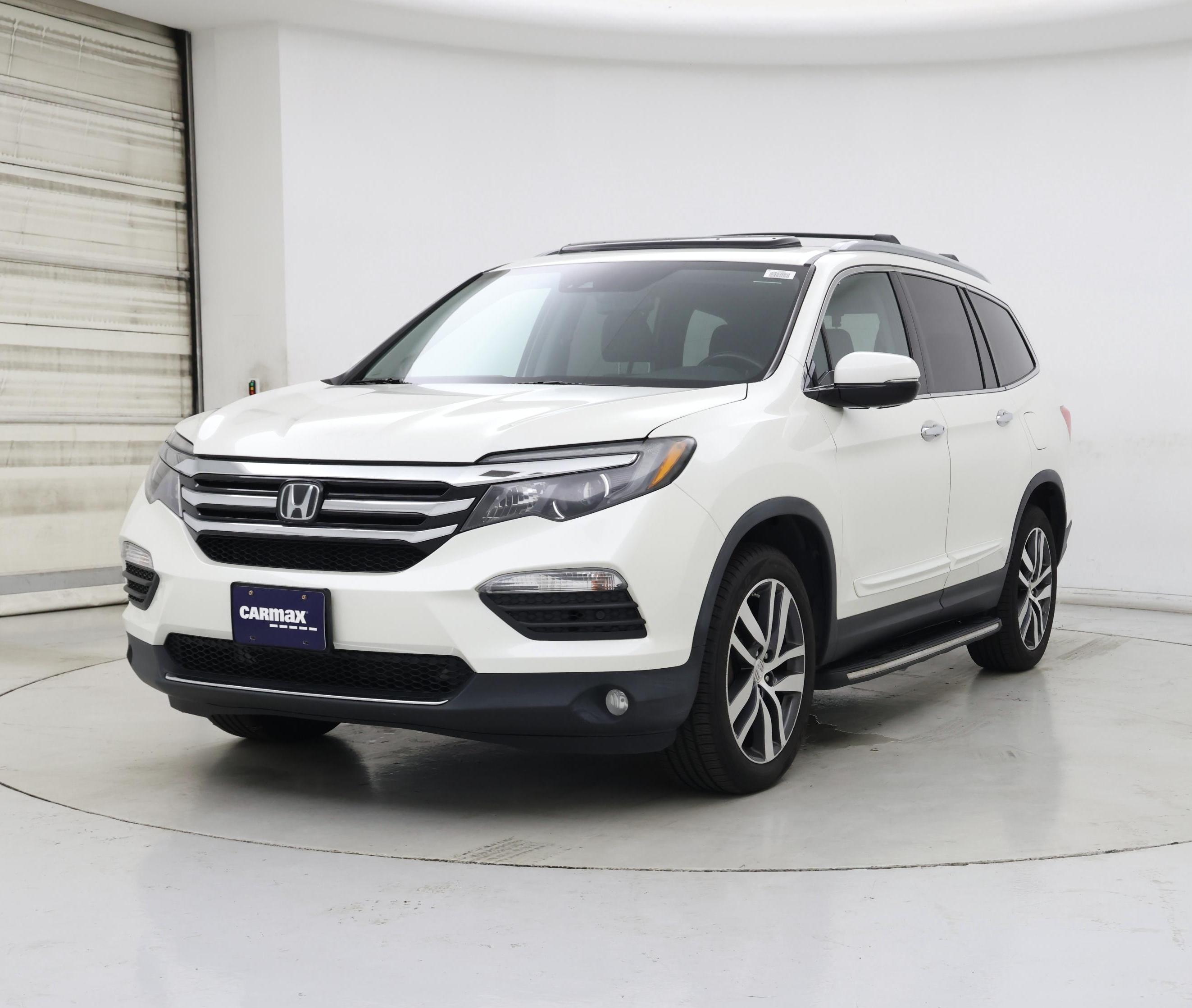 Thumbnail: 2017 Honda Pilot - 4