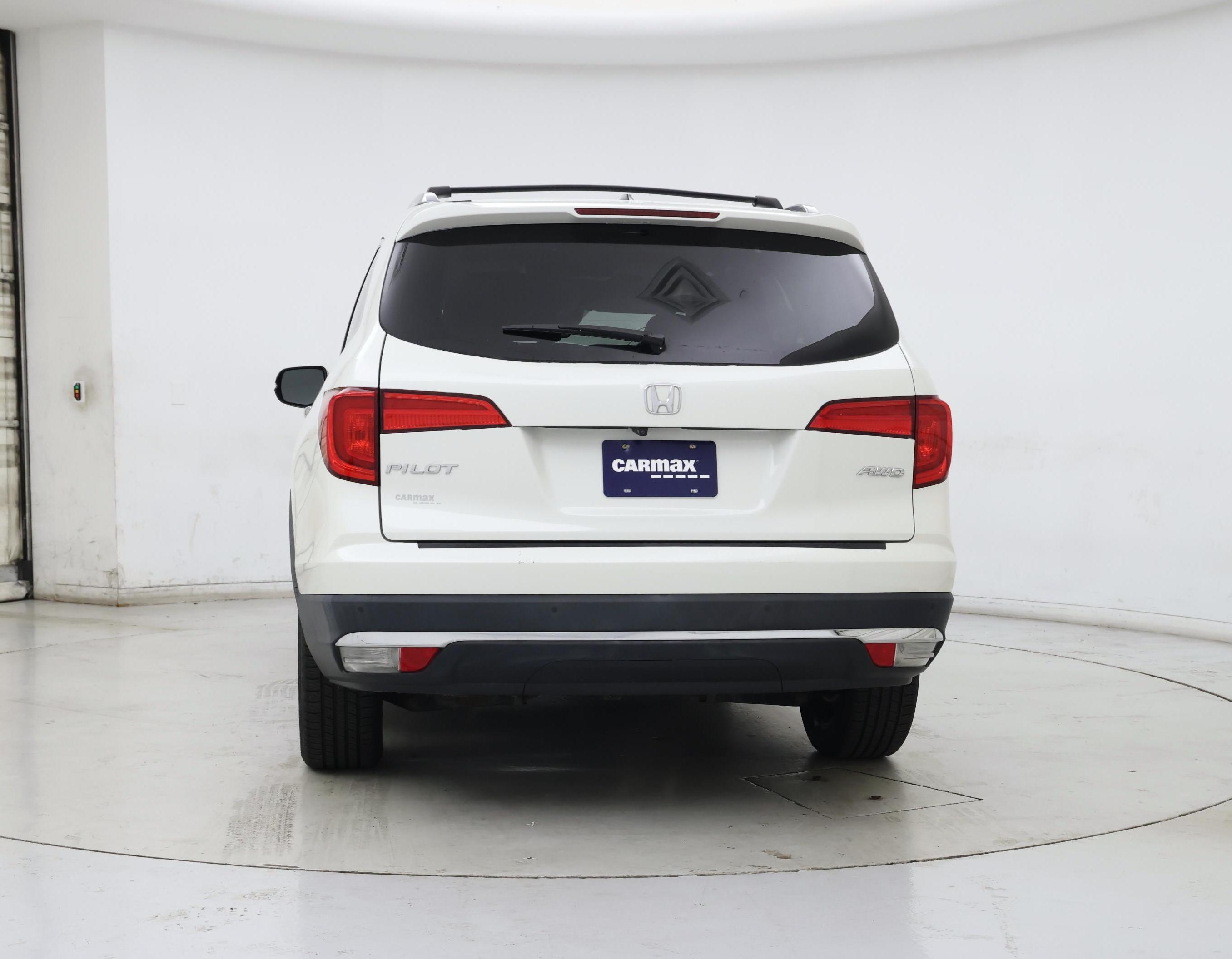 Thumbnail: 2017 Honda Pilot - 6