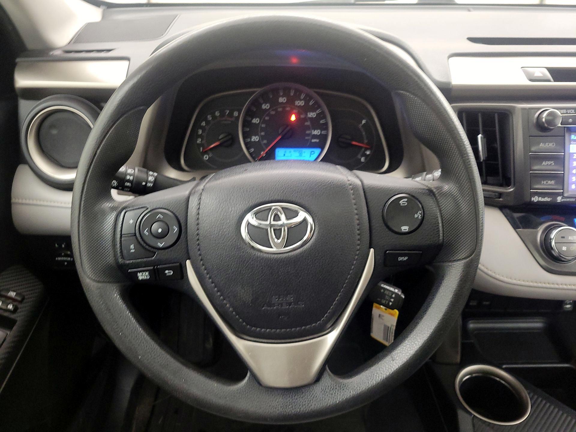 Thumbnail: 2015 Toyota RAV4 - 10