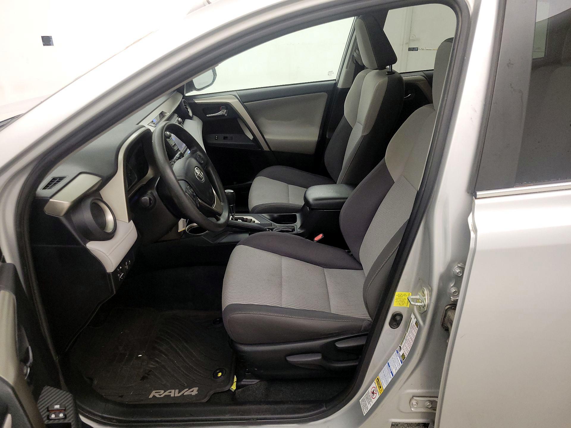Thumbnail: 2015 Toyota RAV4 - 11