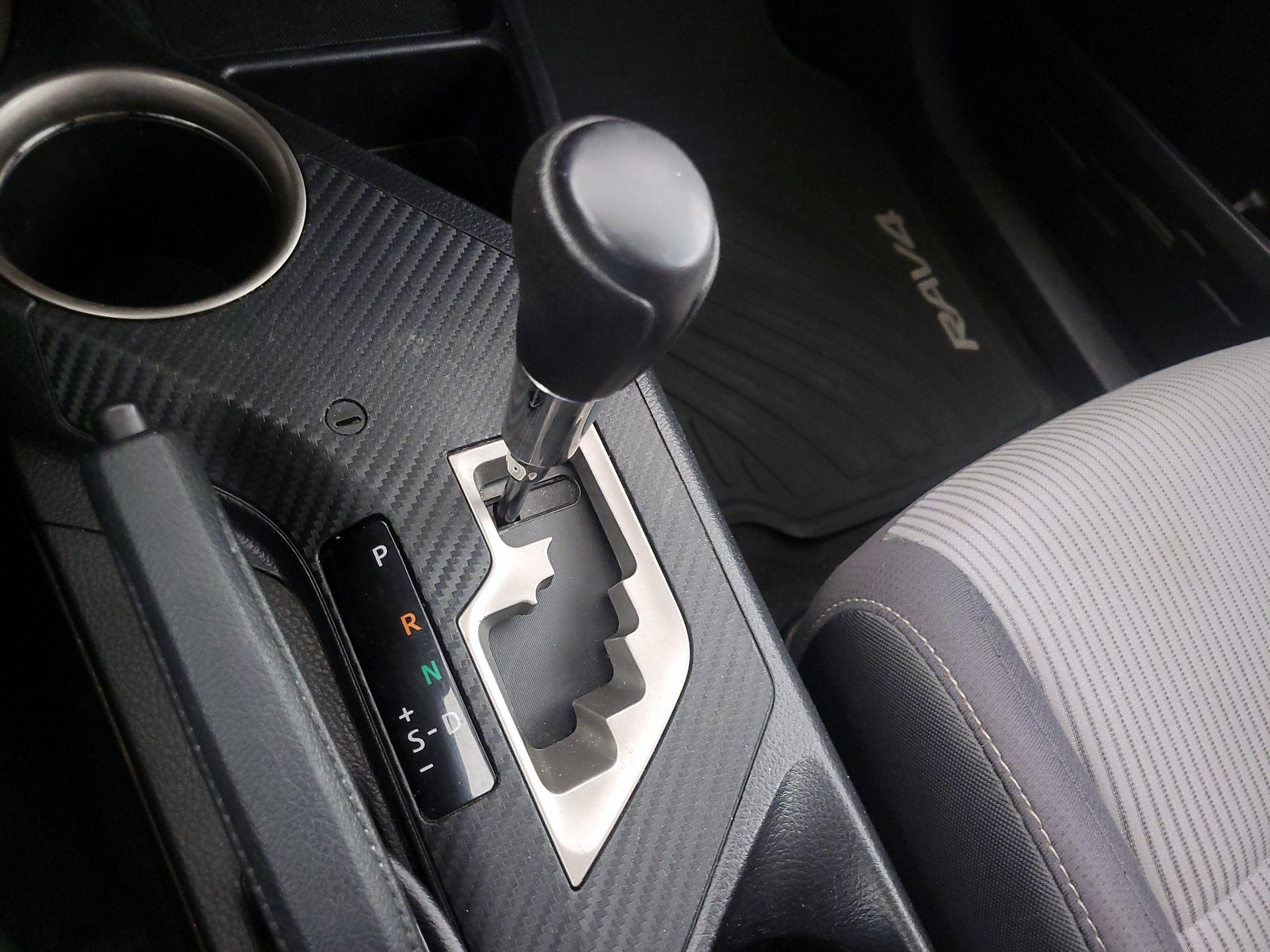 Thumbnail: 2015 Toyota RAV4 - 17