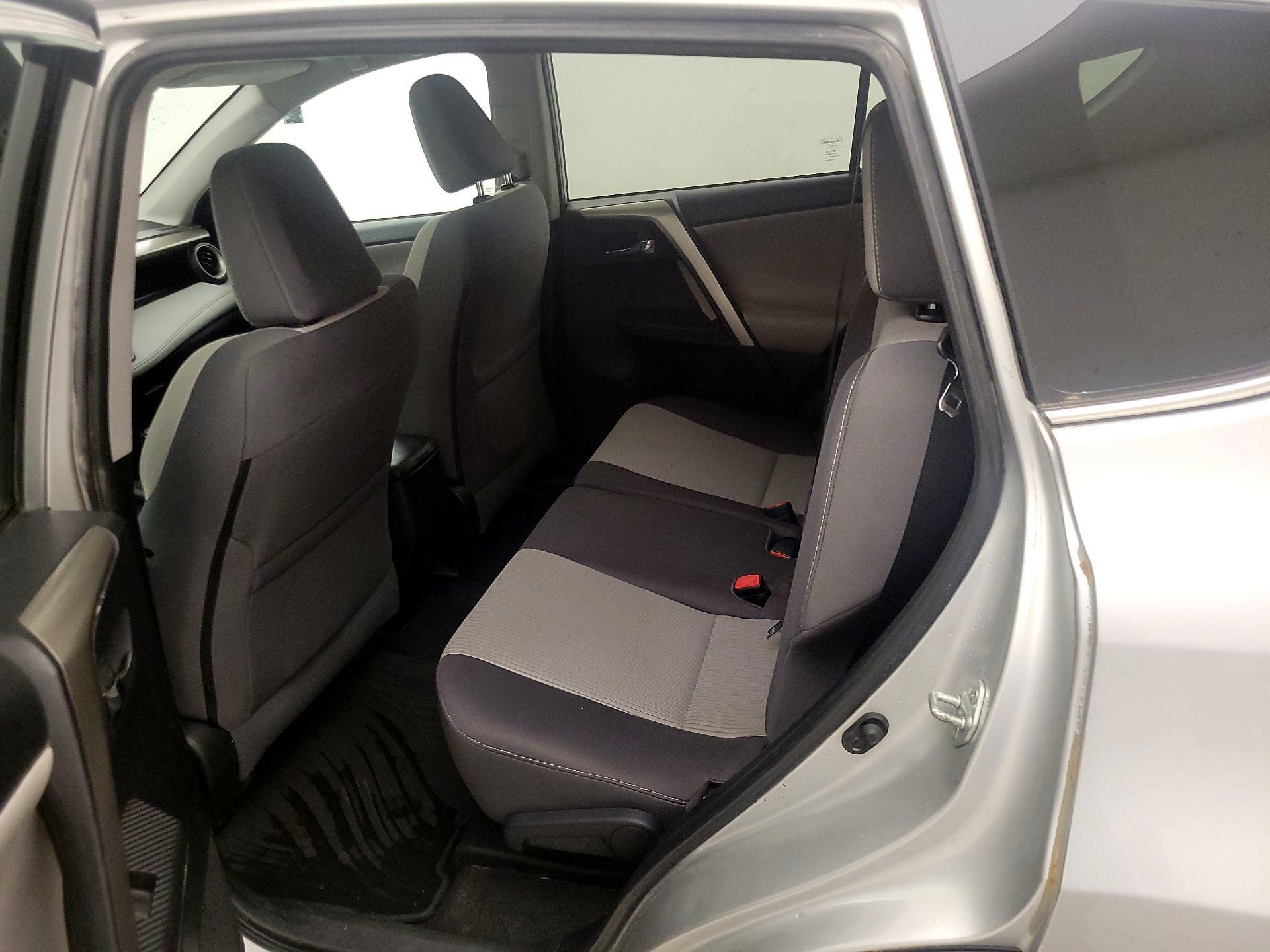 Thumbnail: 2015 Toyota RAV4 - 20