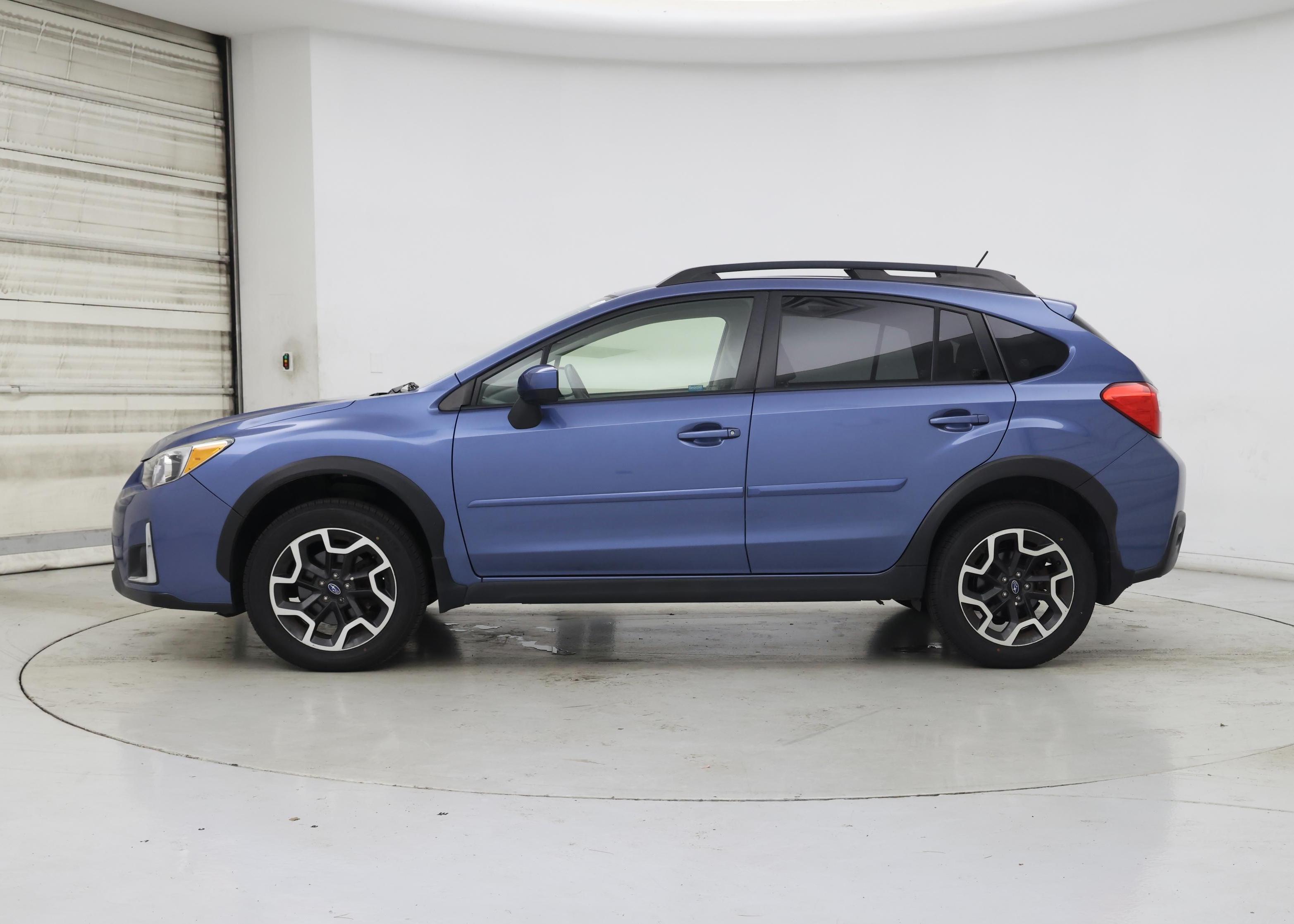 Thumbnail: 2017 Subaru Crosstrek - 3