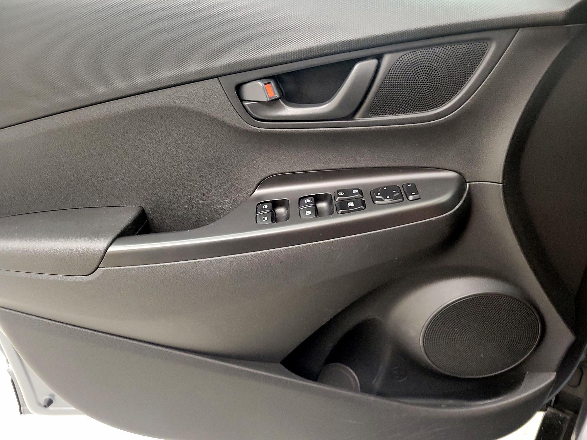 Thumbnail: 2020 Hyundai Kona - 12