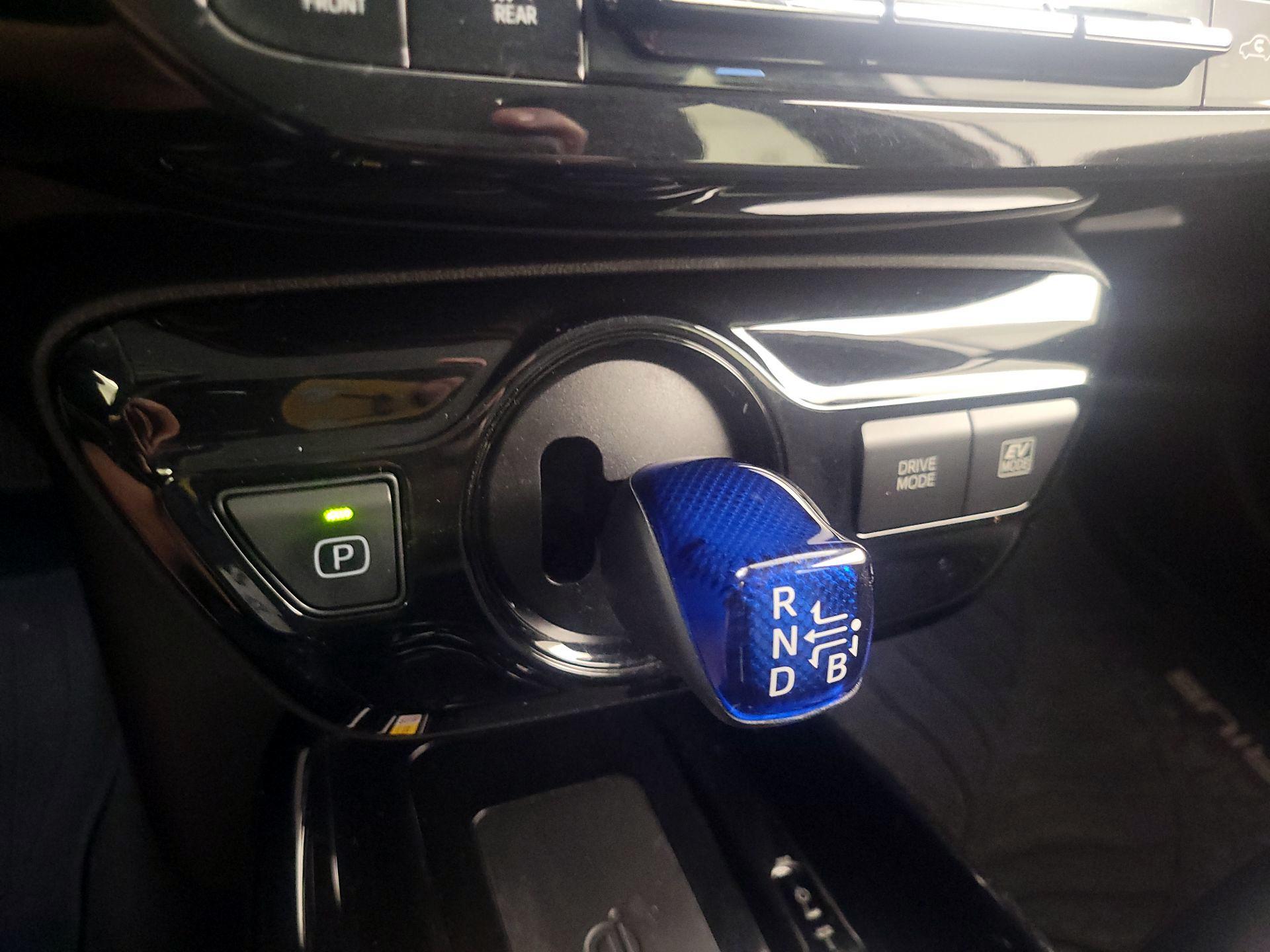 Thumbnail: 2020 Toyota Prius - 17