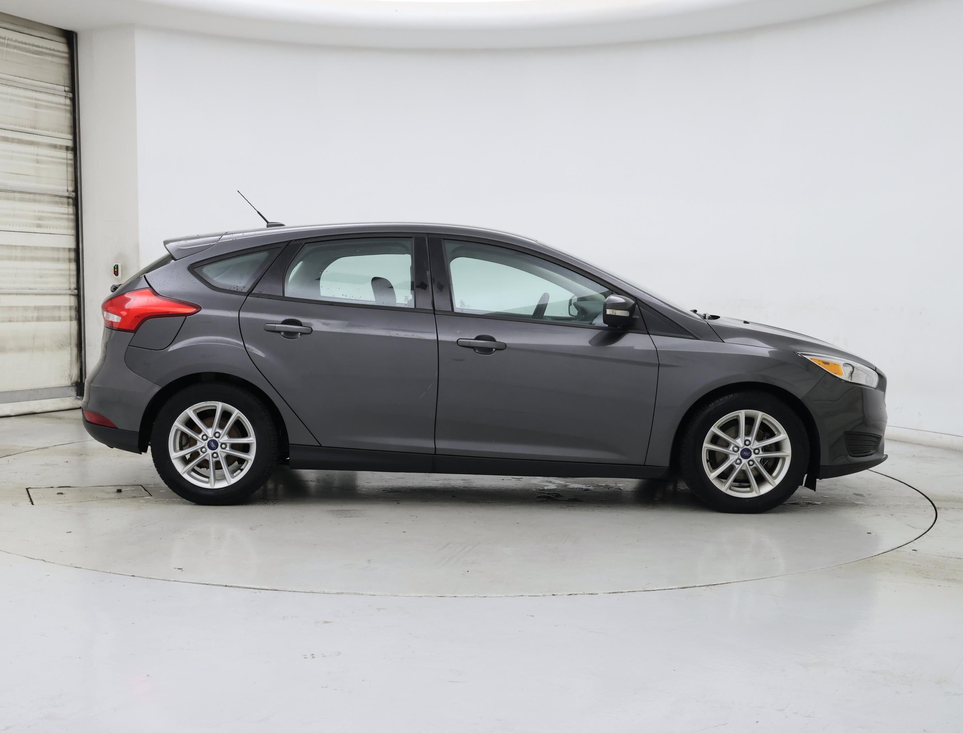 Thumbnail: 2017 Ford Focus - 7