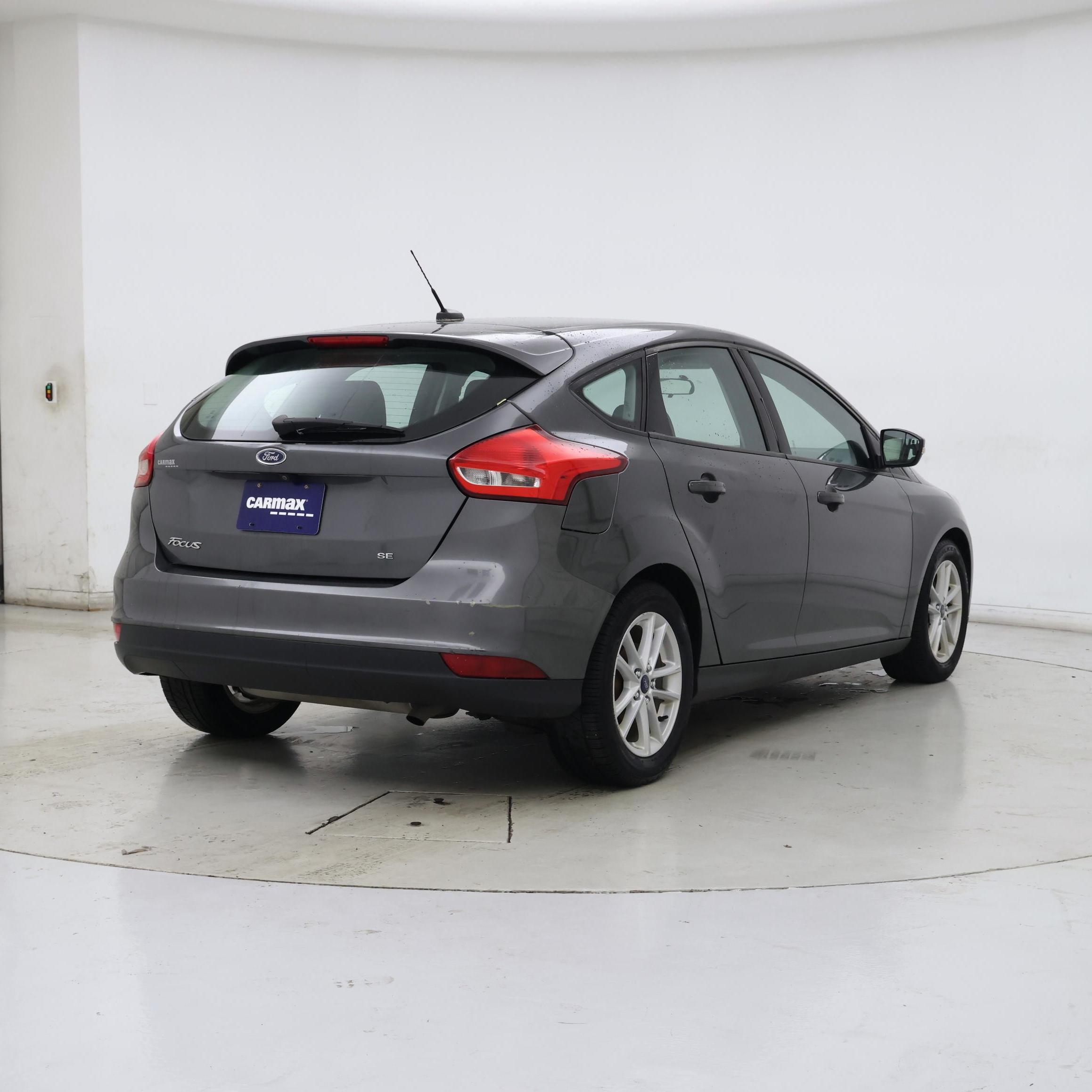 Thumbnail: 2017 Ford Focus - 8
