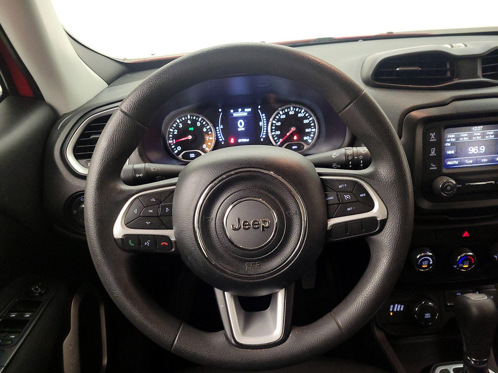 Thumbnail: 2018 Jeep Renegade - 10