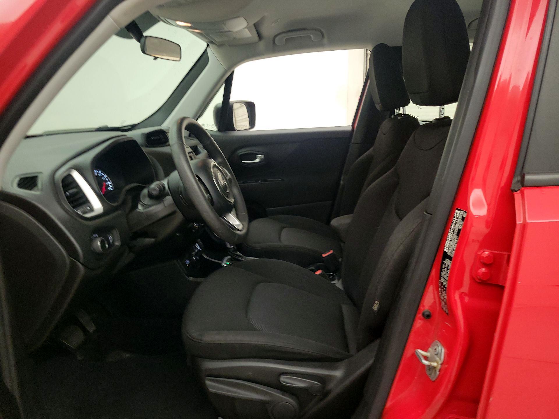 Thumbnail: 2018 Jeep Renegade - 11