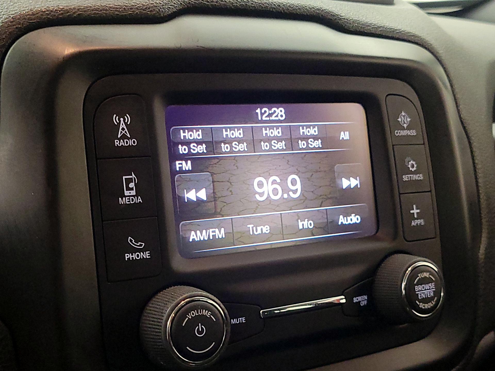 Thumbnail: 2018 Jeep Renegade - 15