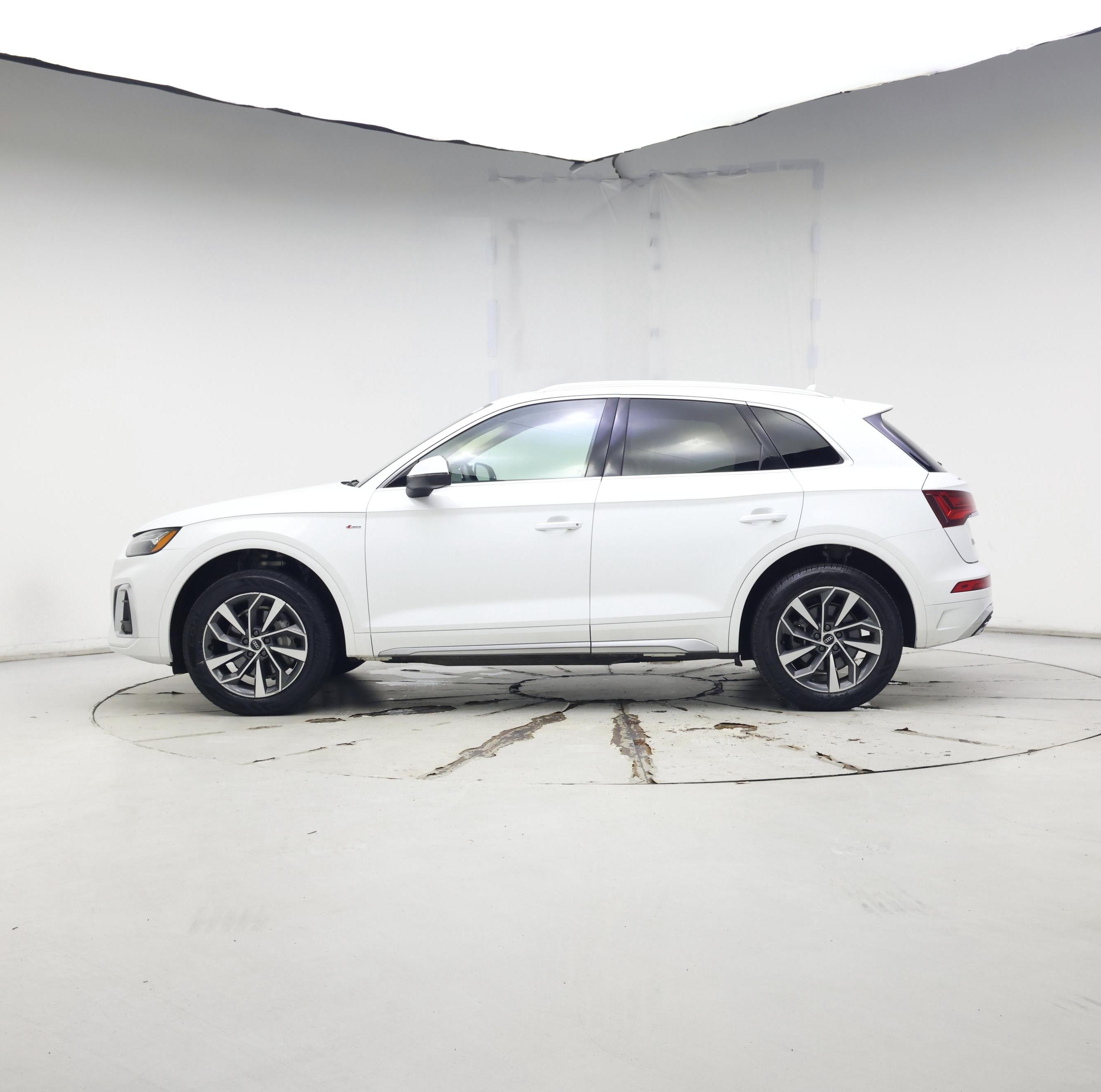 Thumbnail: 2022 Audi Q5 - 3