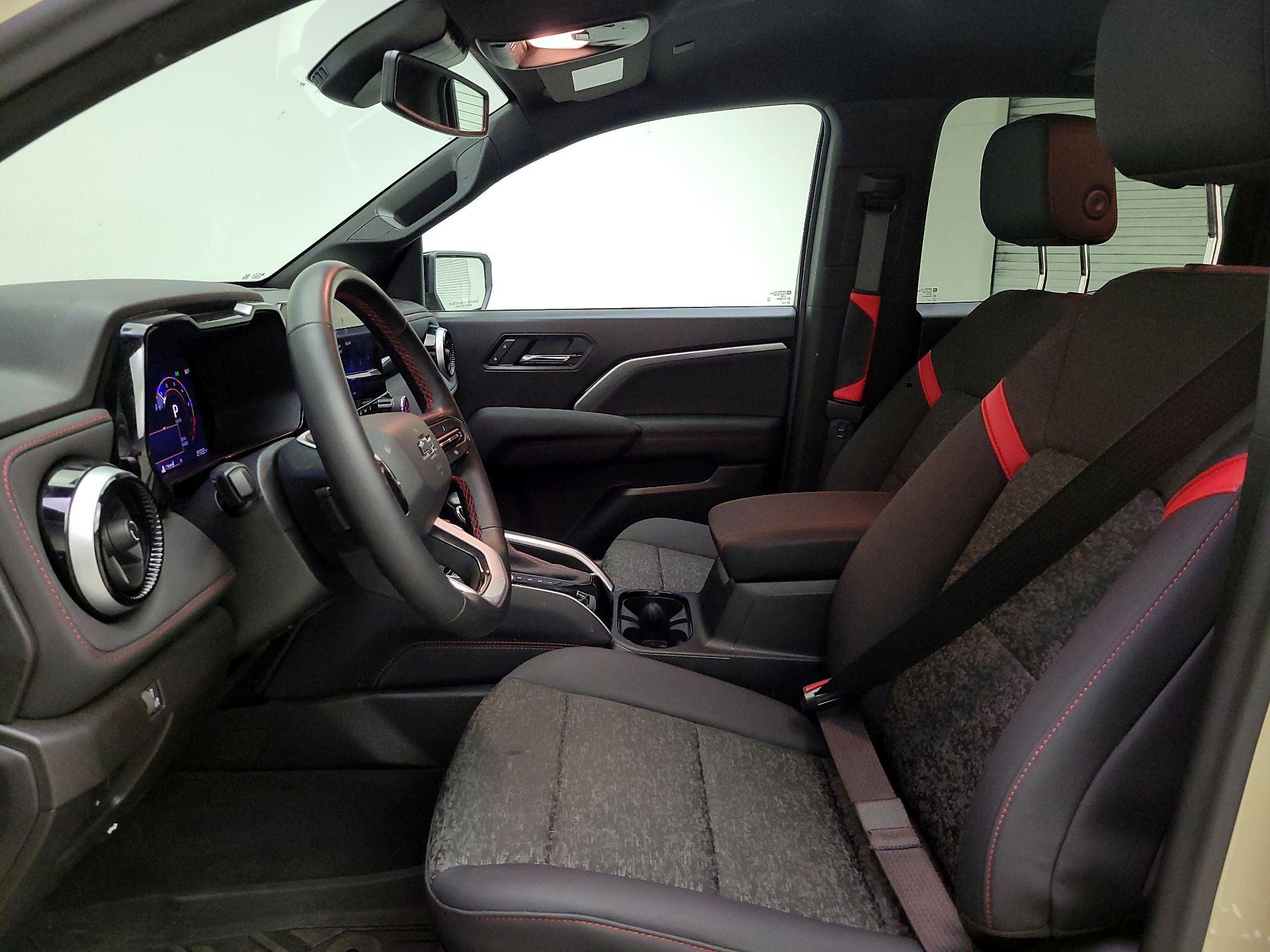 Thumbnail: 2024 Chevrolet Colorado - 11