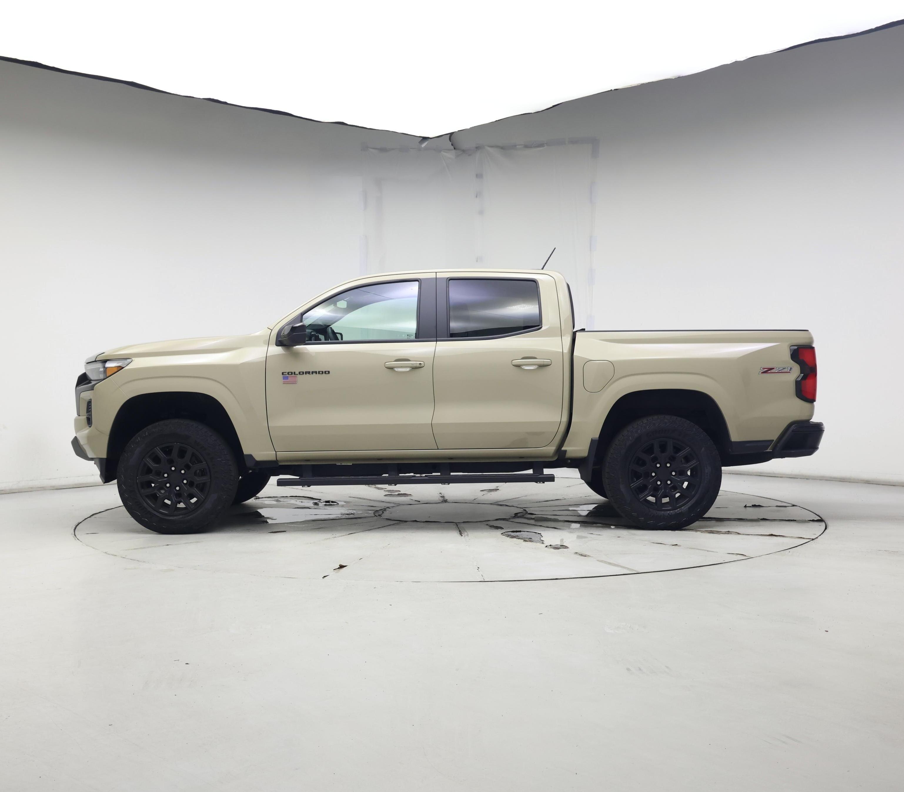 Thumbnail: 2024 Chevrolet Colorado - 3