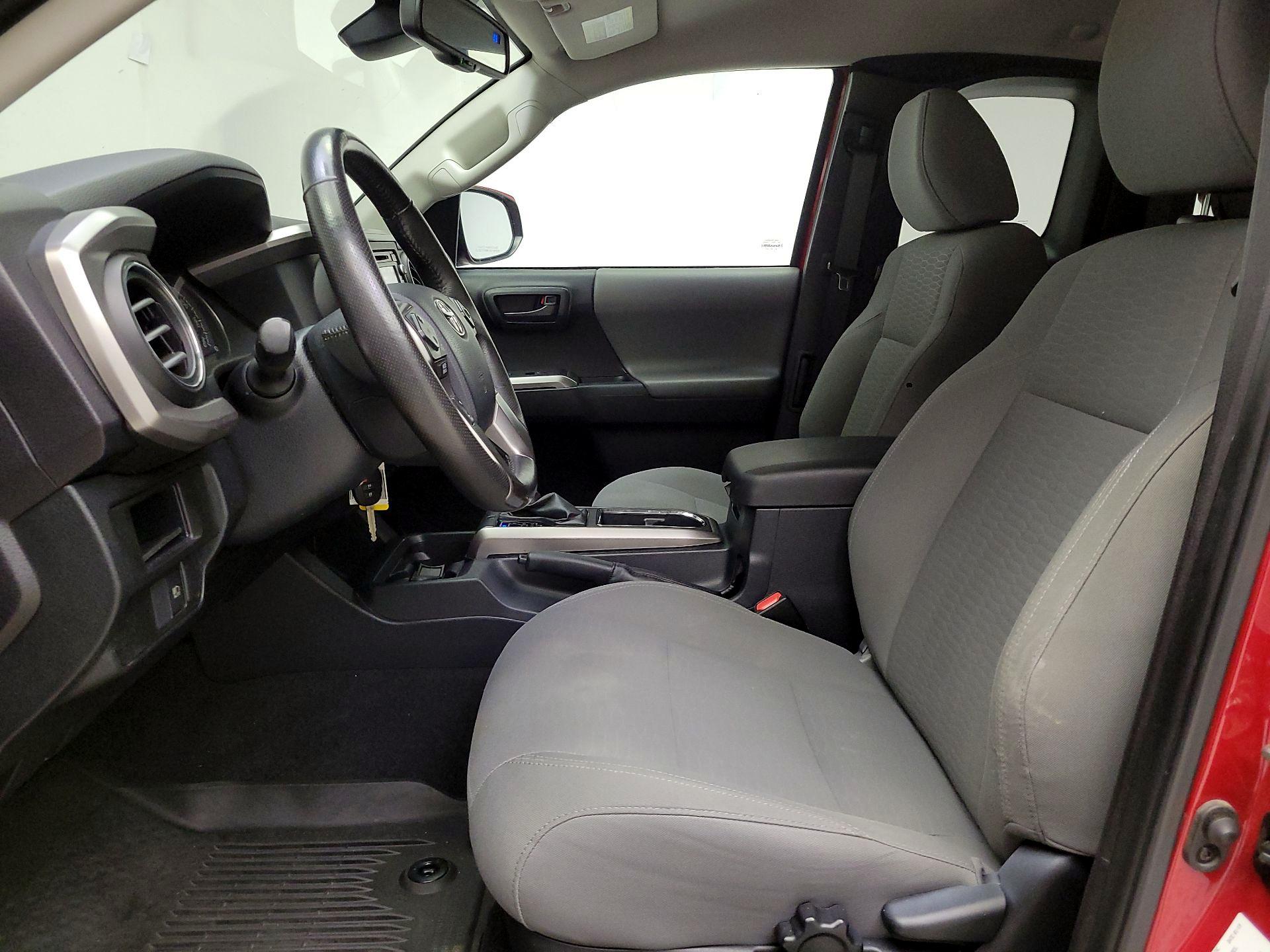 Thumbnail: 2019 Toyota Tacoma - 11
