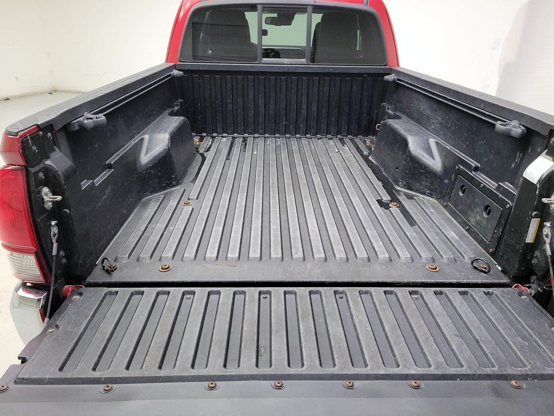 Thumbnail: 2019 Toyota Tacoma - 20