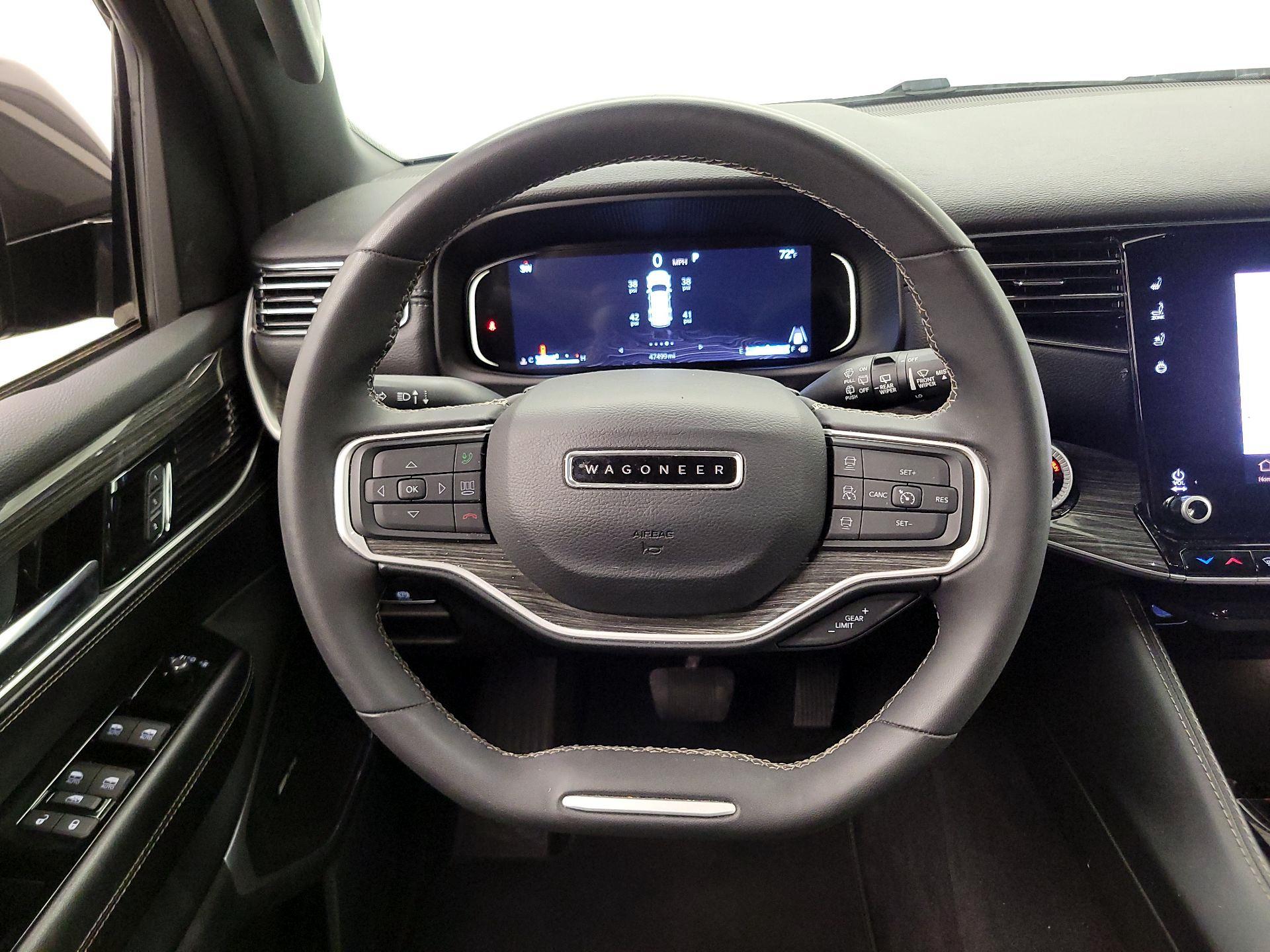 Thumbnail: 2022 Jeep Wagoneer - 10