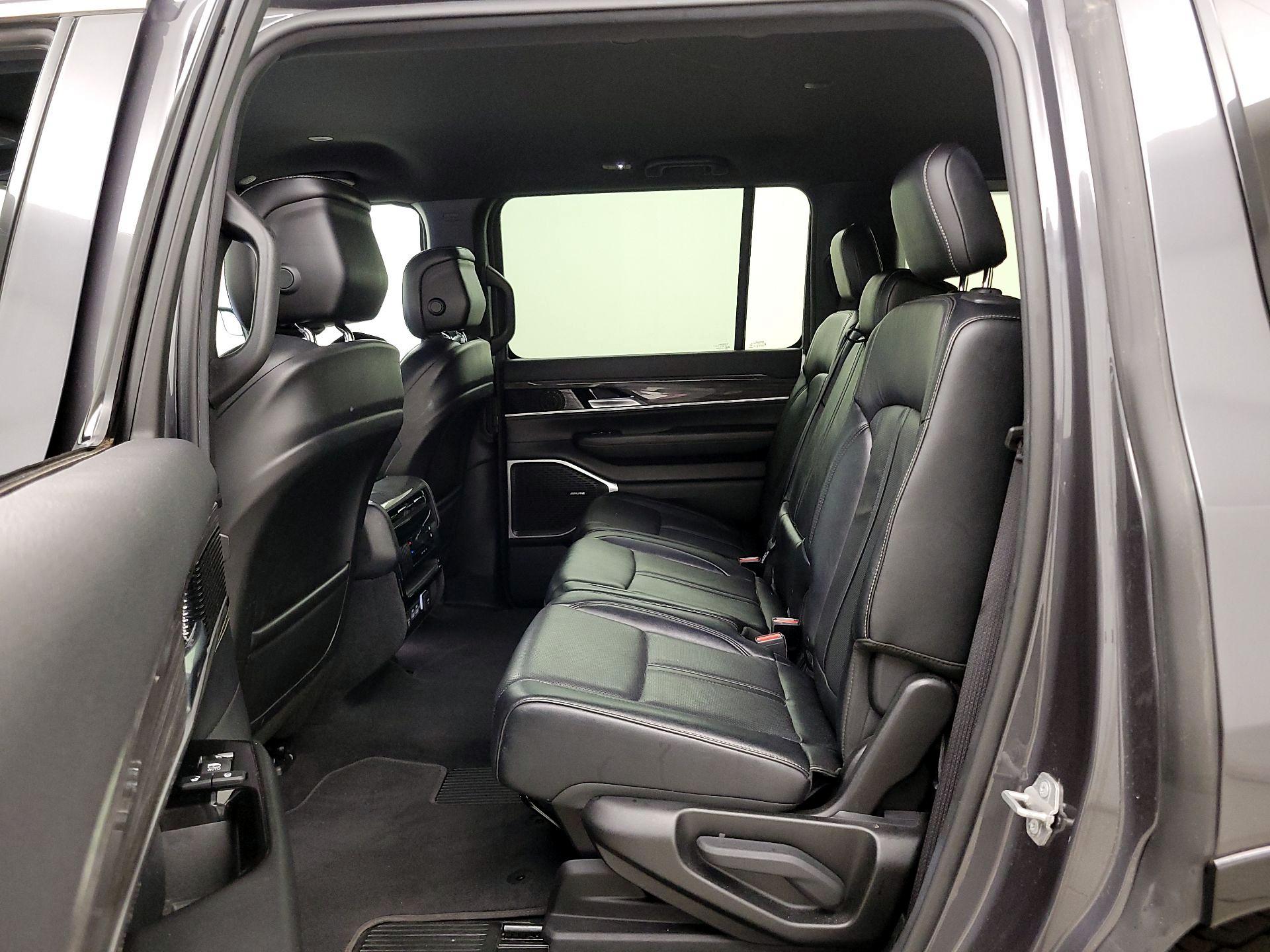 Thumbnail: 2022 Jeep Wagoneer - 20