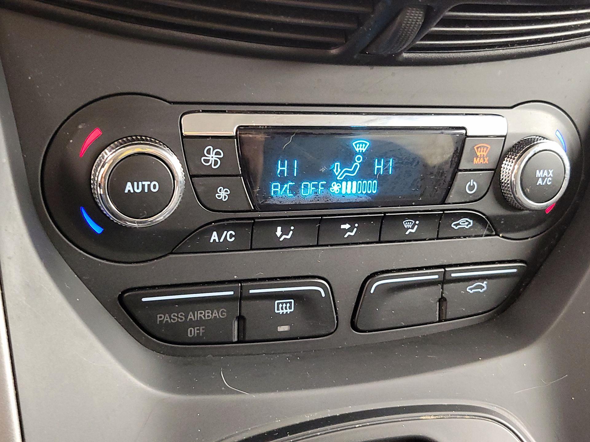 Thumbnail: 2014 Ford Escape - 16
