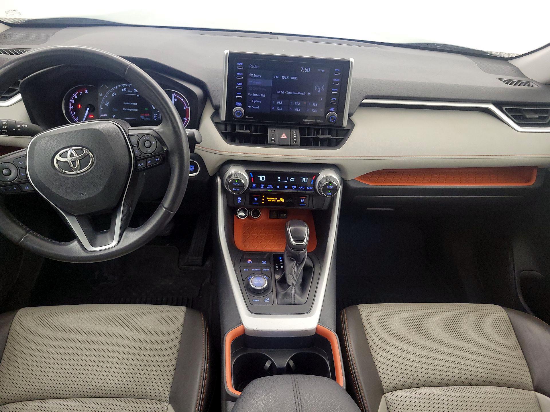 Thumbnail: 2020 Toyota RAV4 - 9