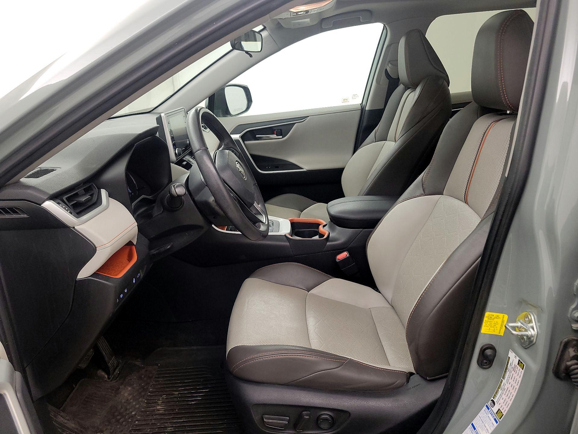 Thumbnail: 2020 Toyota RAV4 - 11