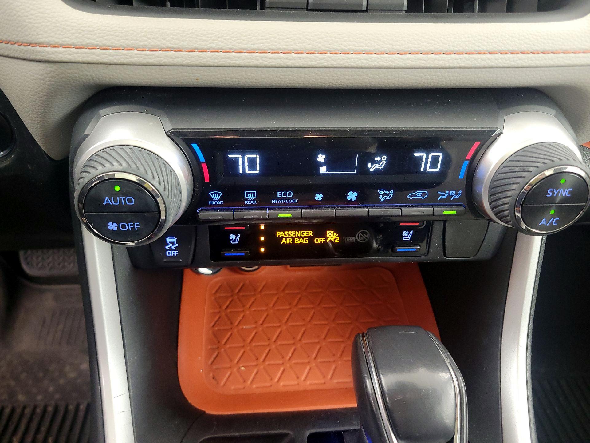 Thumbnail: 2020 Toyota RAV4 - 16