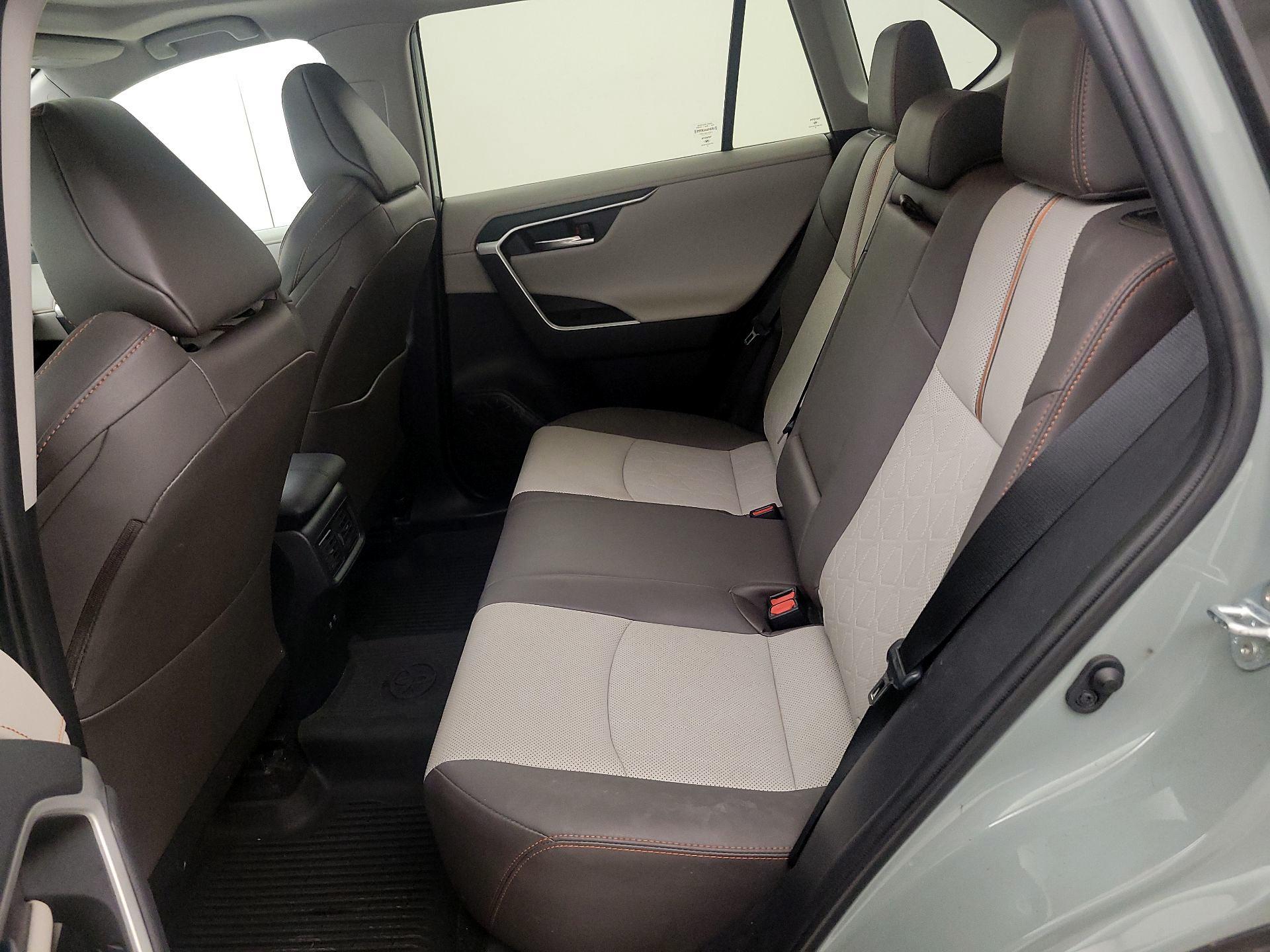 Thumbnail: 2020 Toyota RAV4 - 20