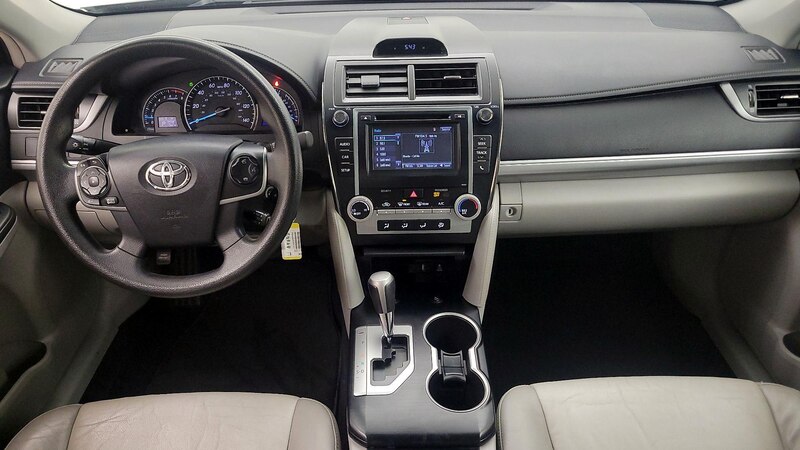 2014 Toyota Camry LE 9