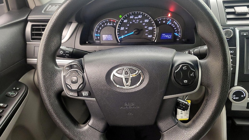2014 Toyota Camry LE 10