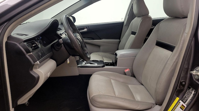 2014 Toyota Camry LE 11