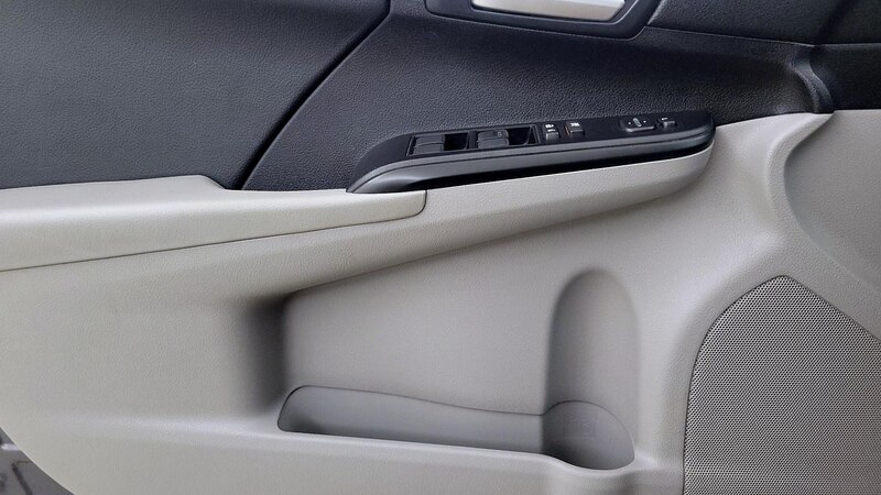 2014 Toyota Camry LE 12