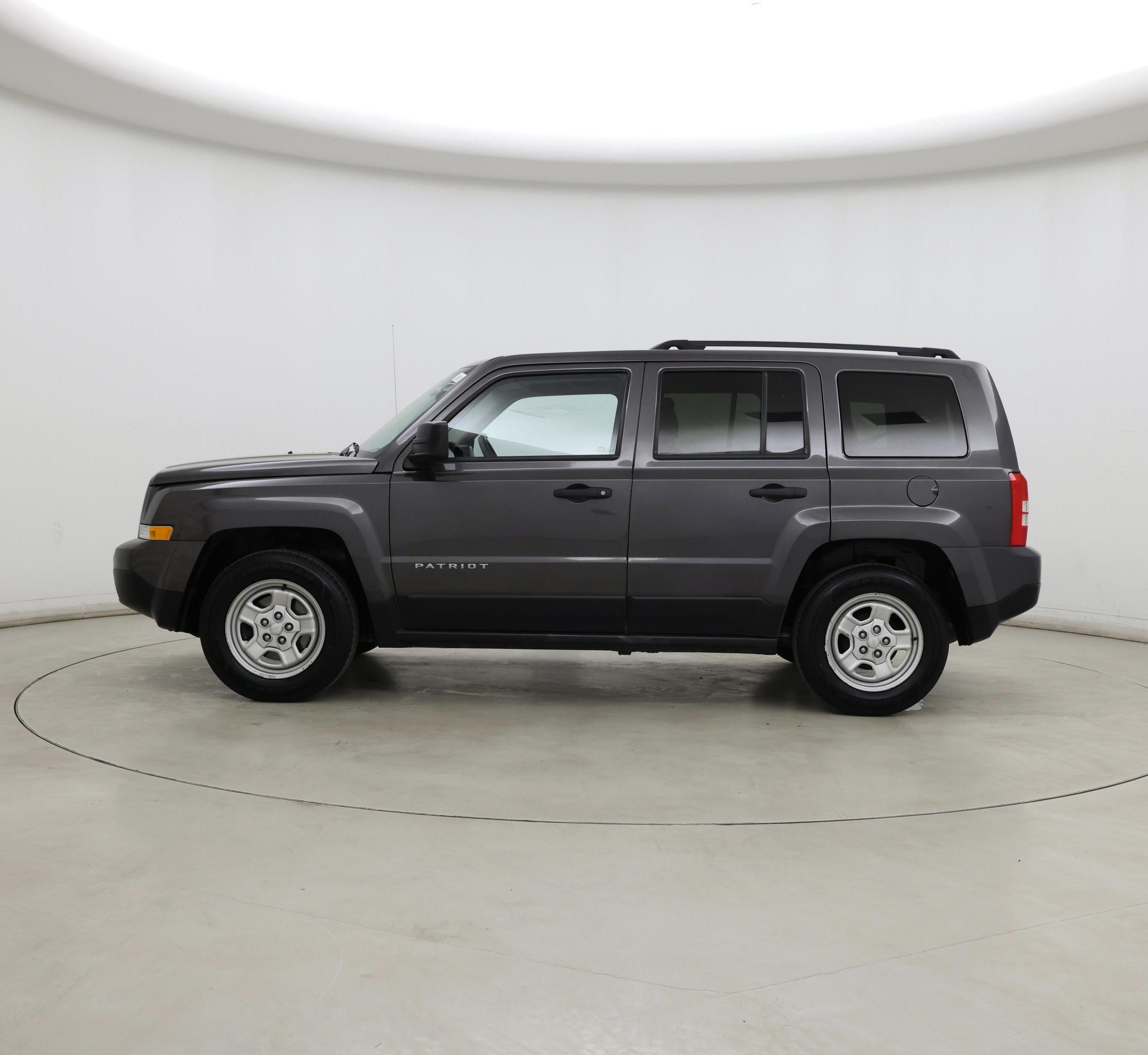 Thumbnail: 2017 Jeep Patriot - 3