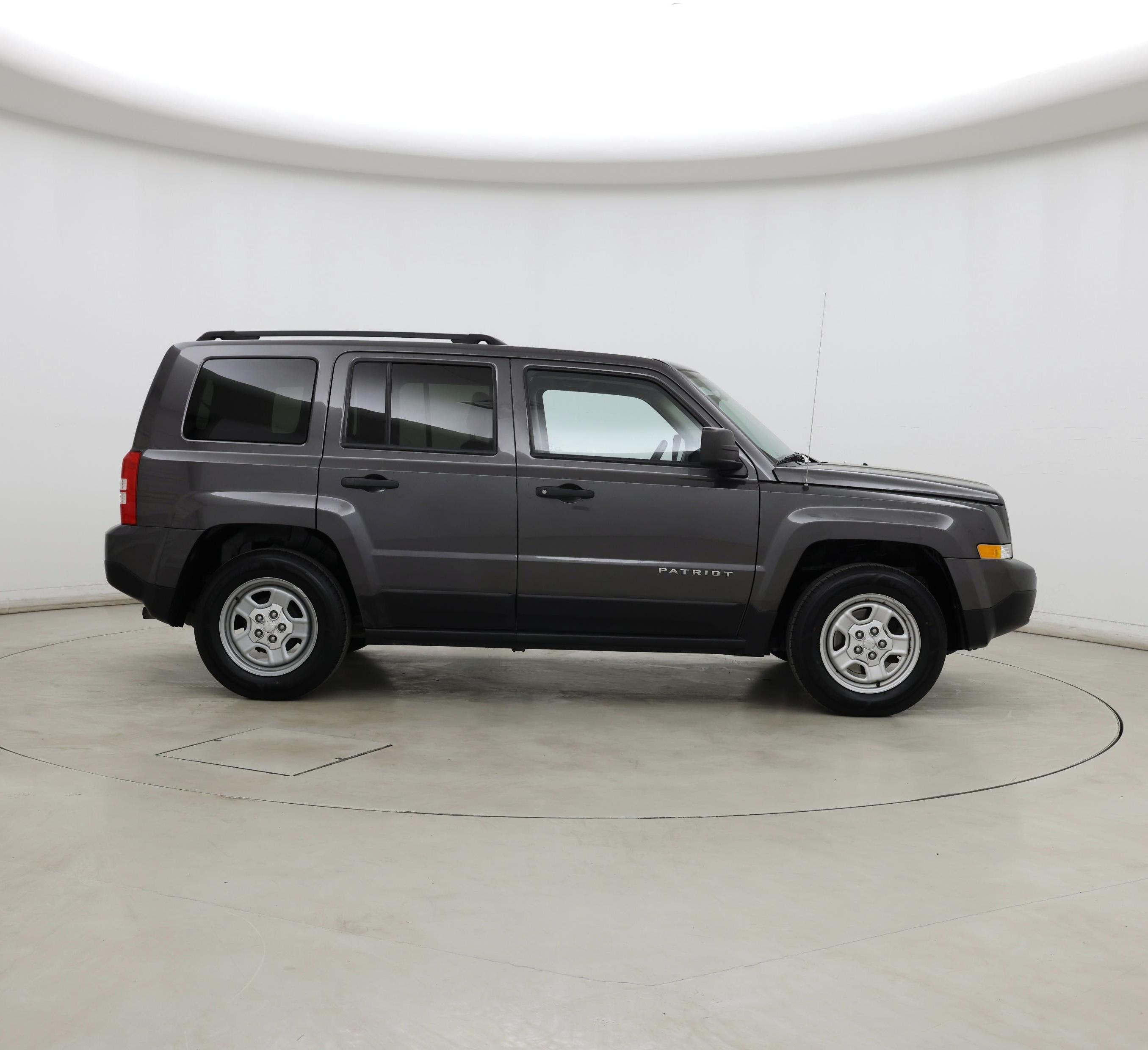 Thumbnail: 2017 Jeep Patriot - 7