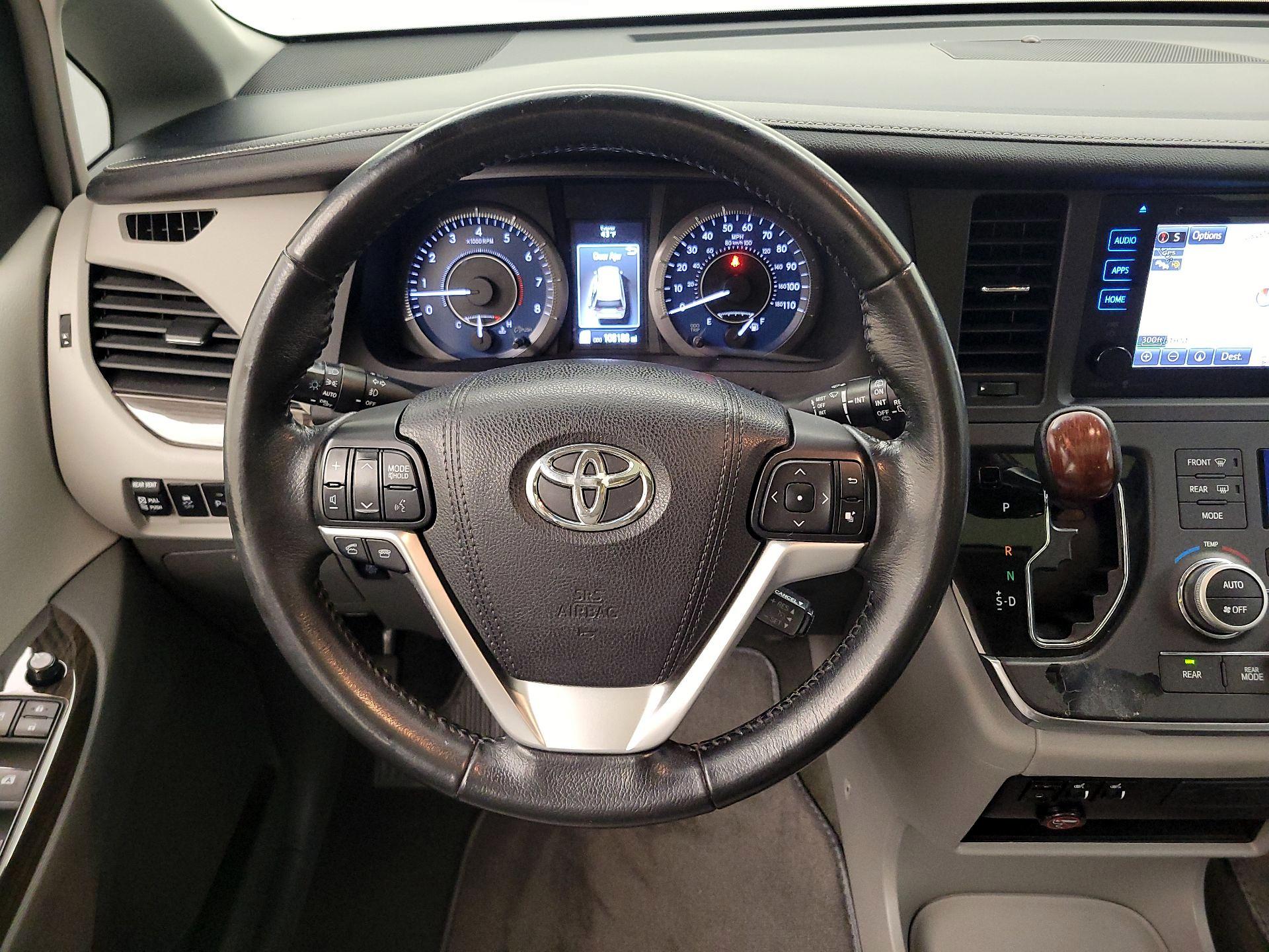 Thumbnail: 2015 Toyota Sienna - 10