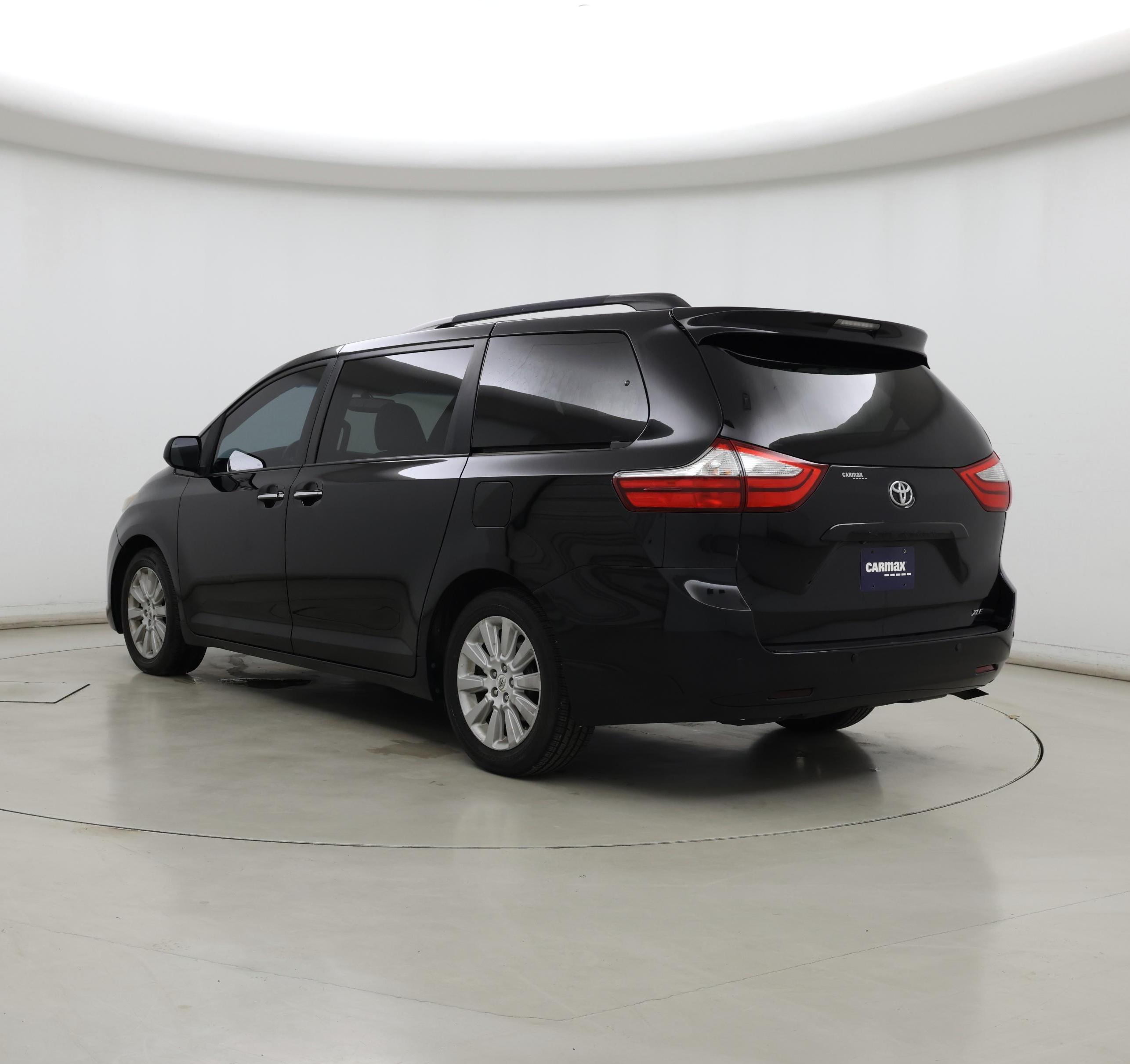 Thumbnail: 2015 Toyota Sienna - 2